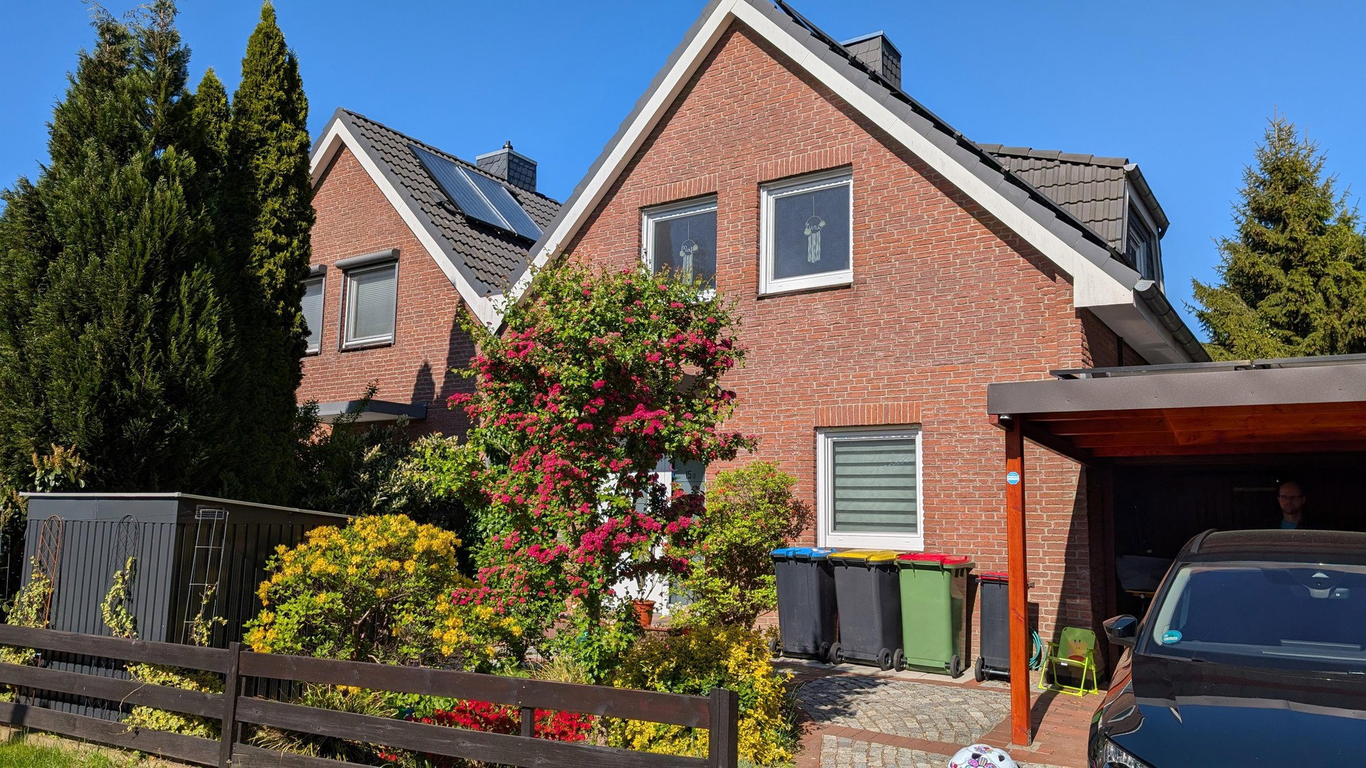 Foto 2 von 12 — Familienidyll in ruhiger Lage (Haus courtagefrei, Energieklasse A)