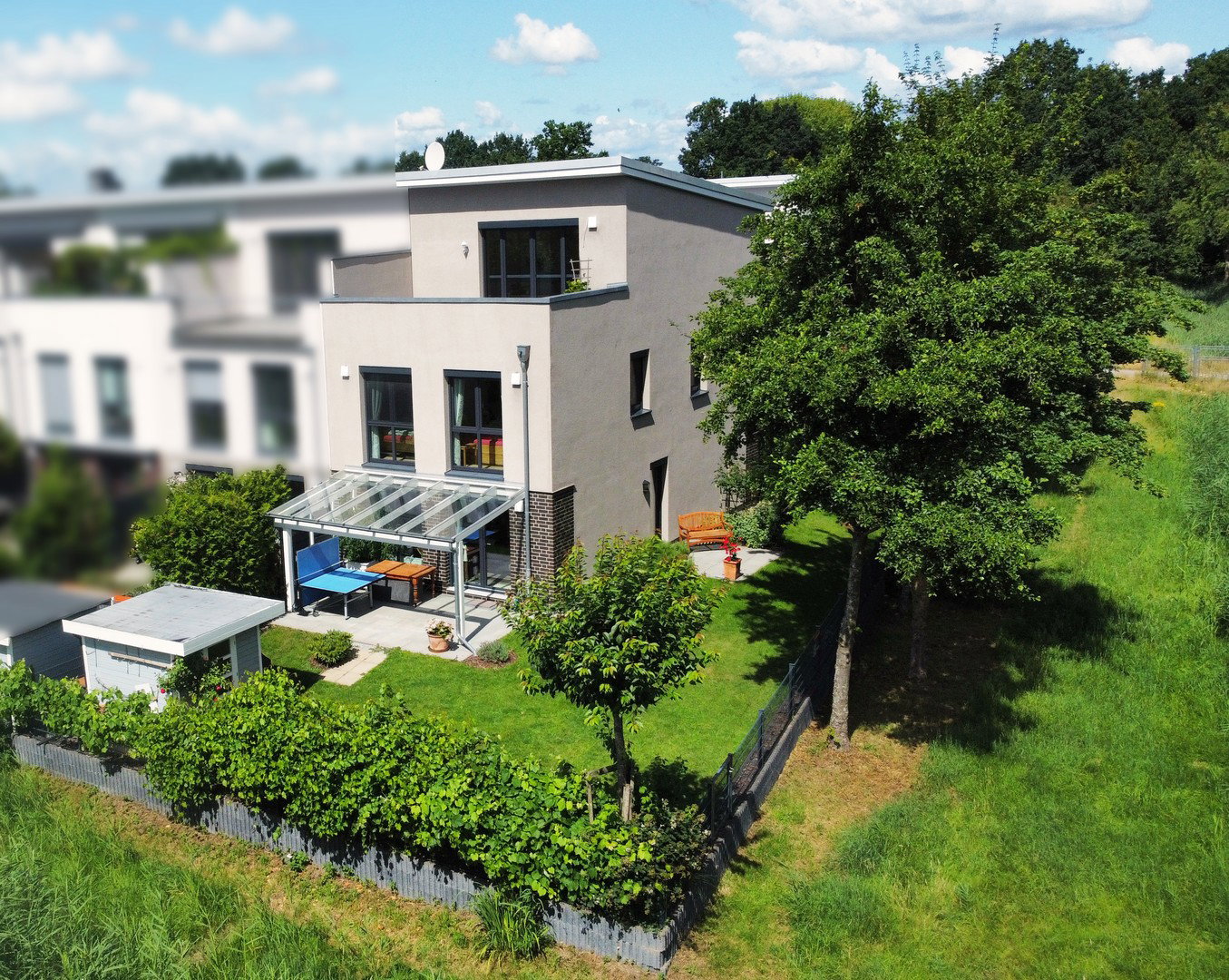 Foto 7 von 12 — Oberneuland: Neuwertiges Reiheneckhaus mit Grünblick, Dachterrasse – provisionsfrei