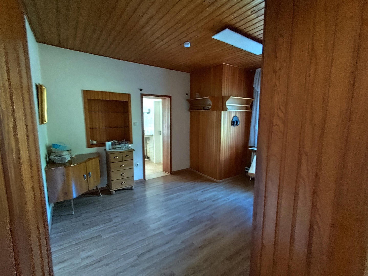 Foto 11 von 12 — Haus bzw. Doppelhaushälfte mit schönem und großem Garten in sehr ruhiger Lage