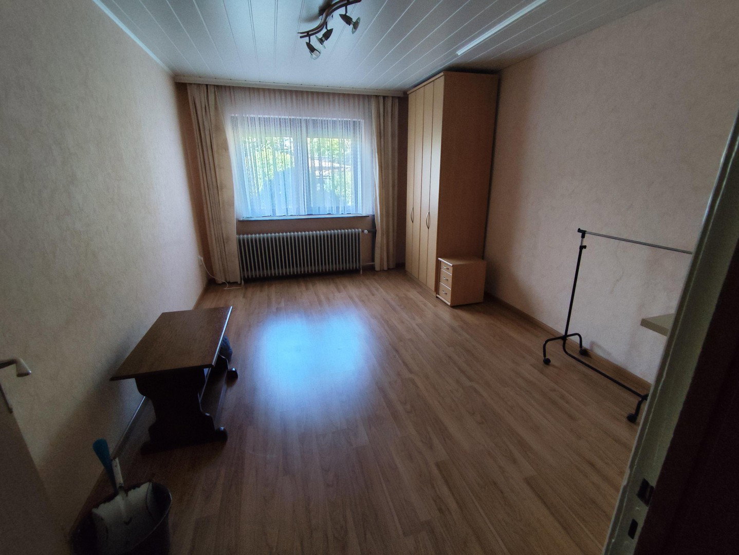 Foto 9 von 12 — Haus bzw. Doppelhaushälfte mit schönem und großem Garten in sehr ruhiger Lage