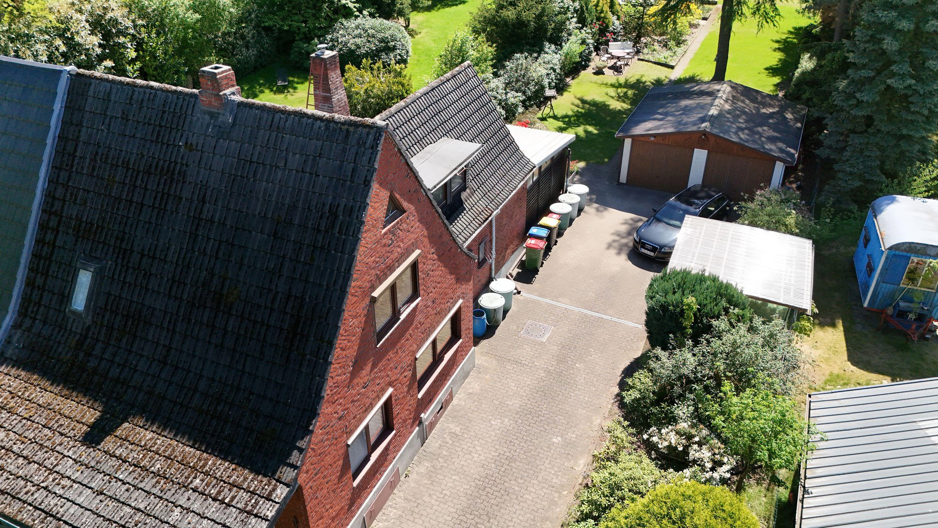 Foto 5 von 12 — Haus bzw. Doppelhaushälfte mit schönem und großem Garten in sehr ruhiger Lage