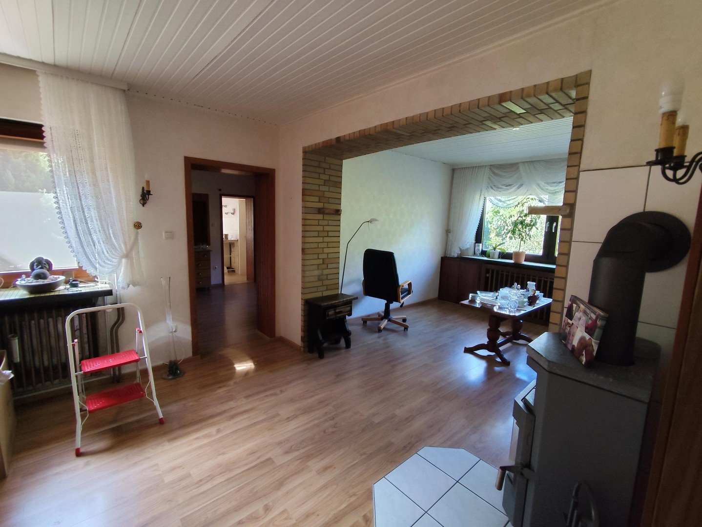 Foto 10 von 12 — Haus bzw. Doppelhaushälfte mit schönem und großem Garten in sehr ruhiger Lage