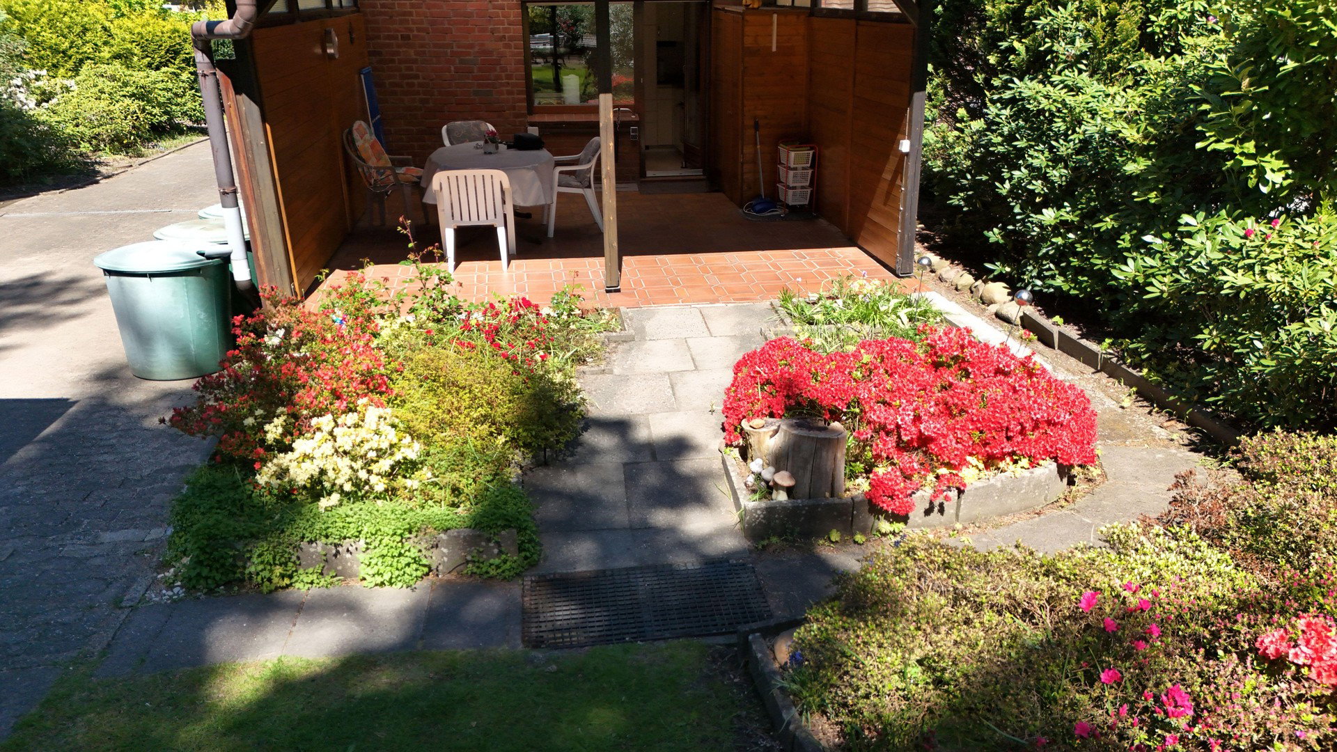 Foto 6 von 12 — Haus bzw. Doppelhaushälfte mit schönem und großem Garten in sehr ruhiger Lage