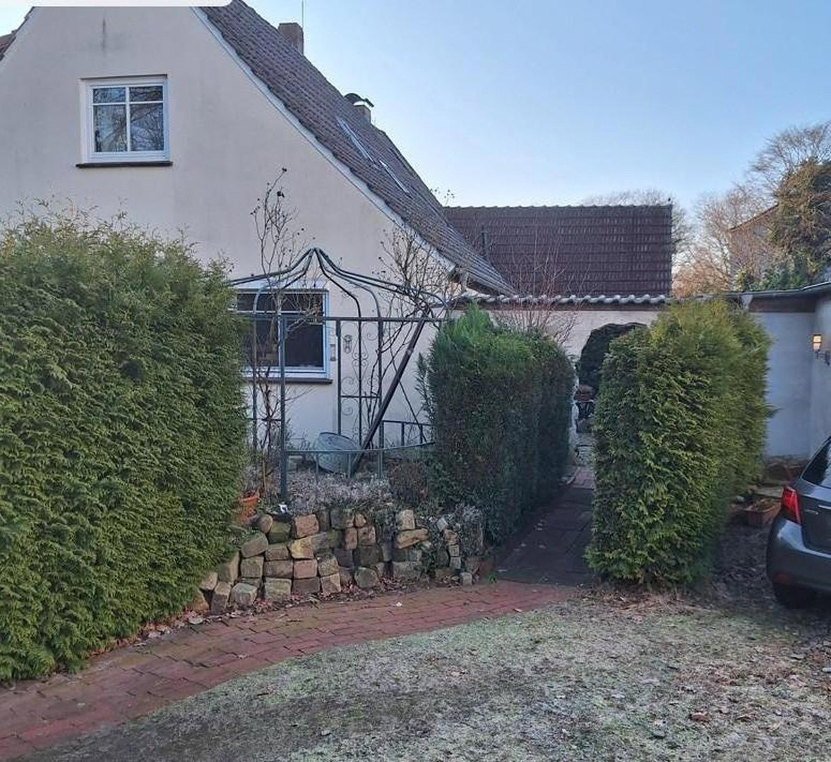 Foto 1 von 12 — VON PRIVAT - ehemaliger Bauernhof-Doppelhaushälfte individuell