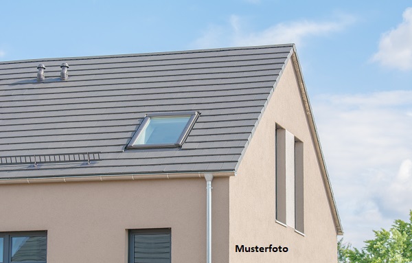 Foto 1 von 1 — 2-Familienhaus in gesuchter Wohnlage - provisionsfrei