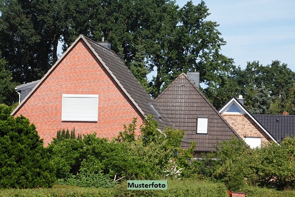 Foto 1 von 1 — Großzügig gestaltetes Einfamilienhaus mit Doppelgarage - einfach zum Wohlfühlen