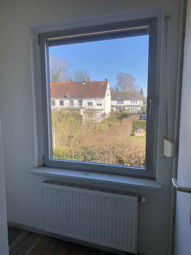 Foto 11 von 12 — Reihenmittelhaus mit eigenem Garten in Farmsen – Provisionsfrei & Preisattraktiv