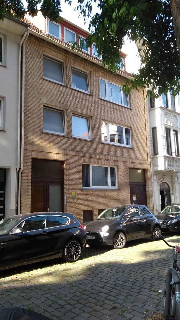 Foto 10 von 11 — Attraktives Mehrfamilienhaus in Bremen Neustadt; zentrale Lage