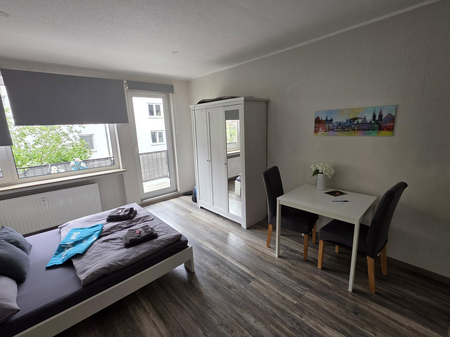 Foto 3 von 11 — Attraktives Mehrfamilienhaus in Bremen Neustadt; zentrale Lage