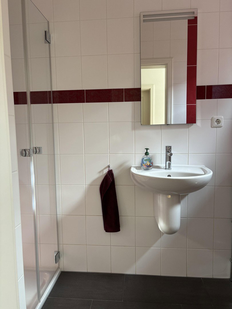Foto 8 von 12 — Provisionsfreie Doppelhaushälfte in ruhiger Lage von privat
