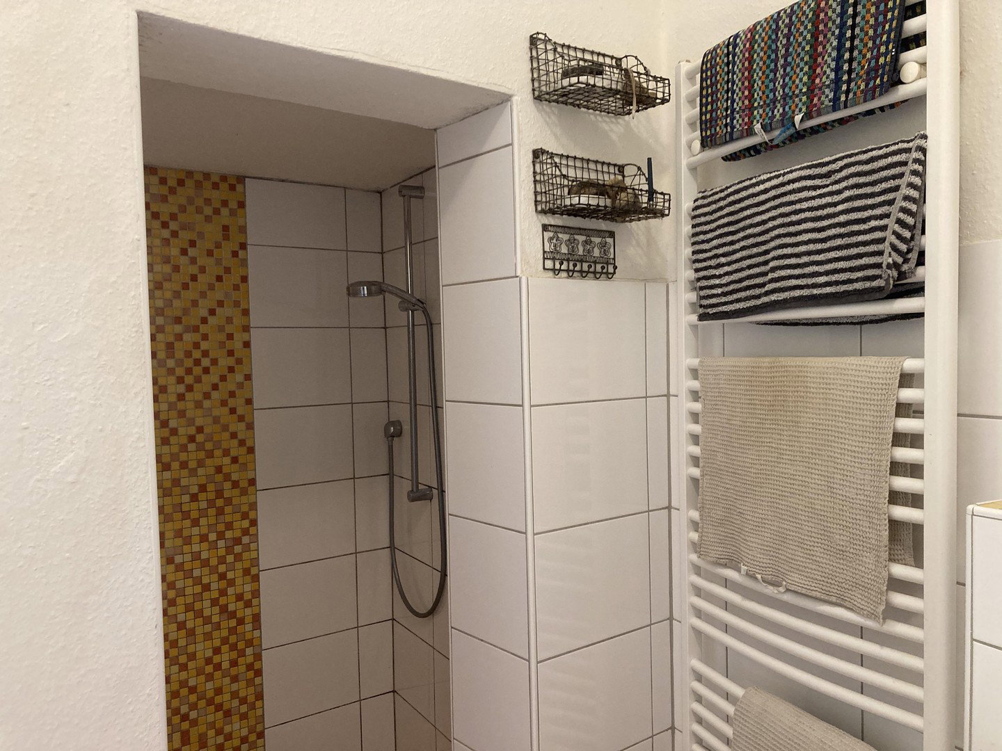 Foto 11 von 12 — Reihenmittelhaus, Seitenstraße Fesenfeld, sehr guter Sanierungsstand, ca. 102,4 m², ca. 4297,- €/m²