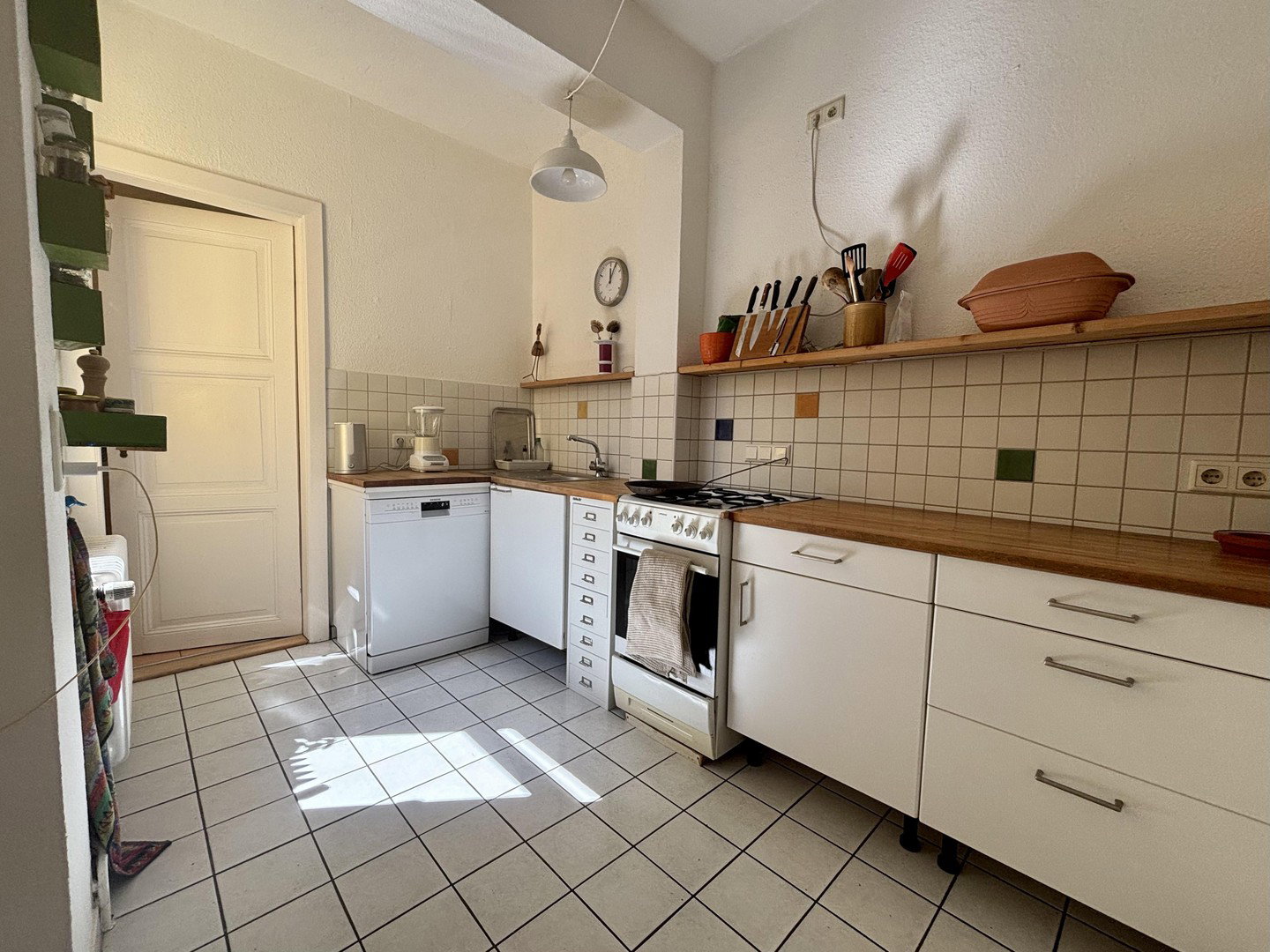 Foto 8 von 12 — Reihenmittelhaus, Seitenstraße Fesenfeld, sehr guter Sanierungsstand, ca. 102,4 m², ca. 4297,- €/m²