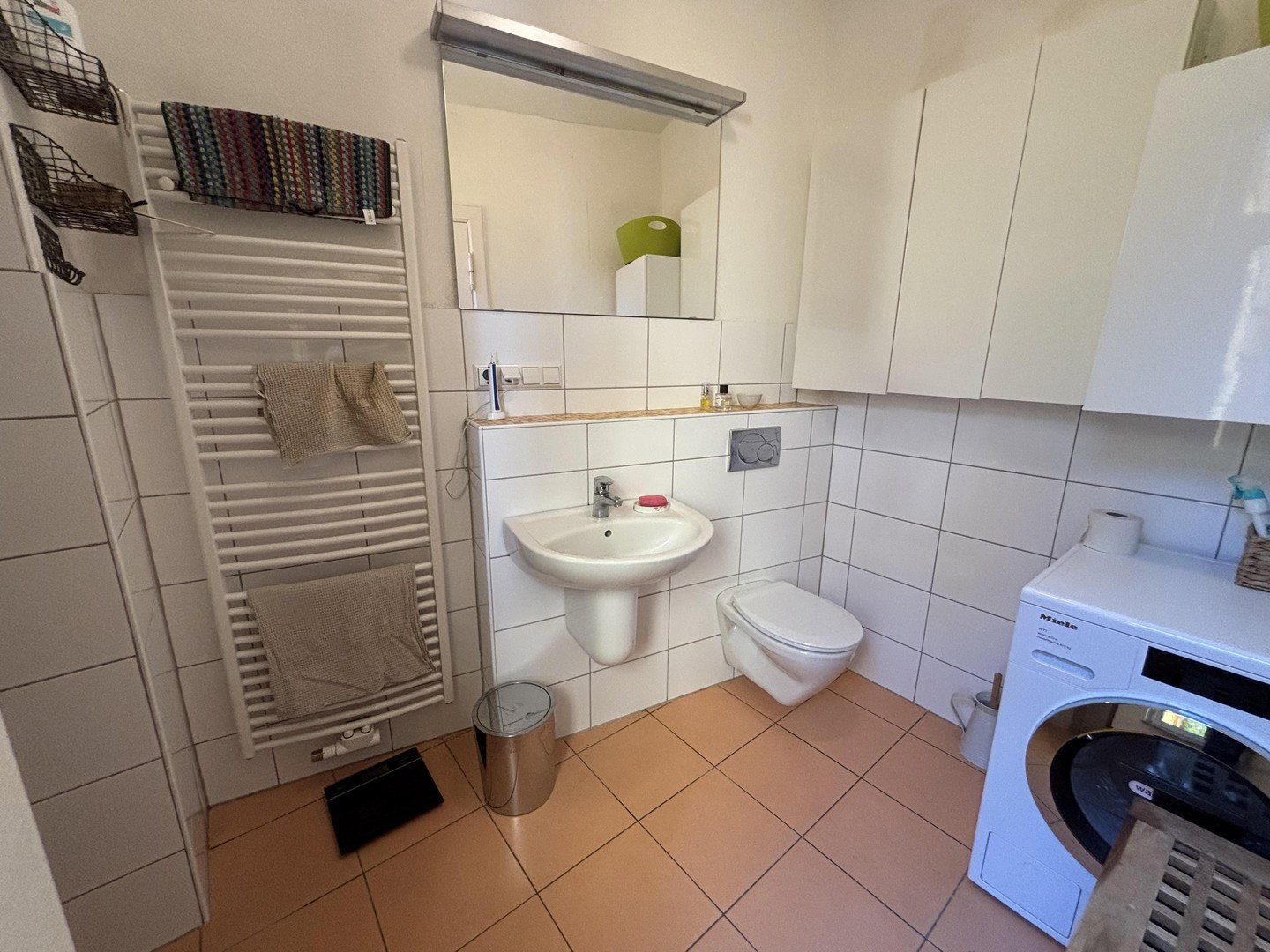 Foto 10 von 12 — Reihenmittelhaus, Seitenstraße Fesenfeld, sehr guter Sanierungsstand, ca. 102,4 m², ca. 4297,- €/m²