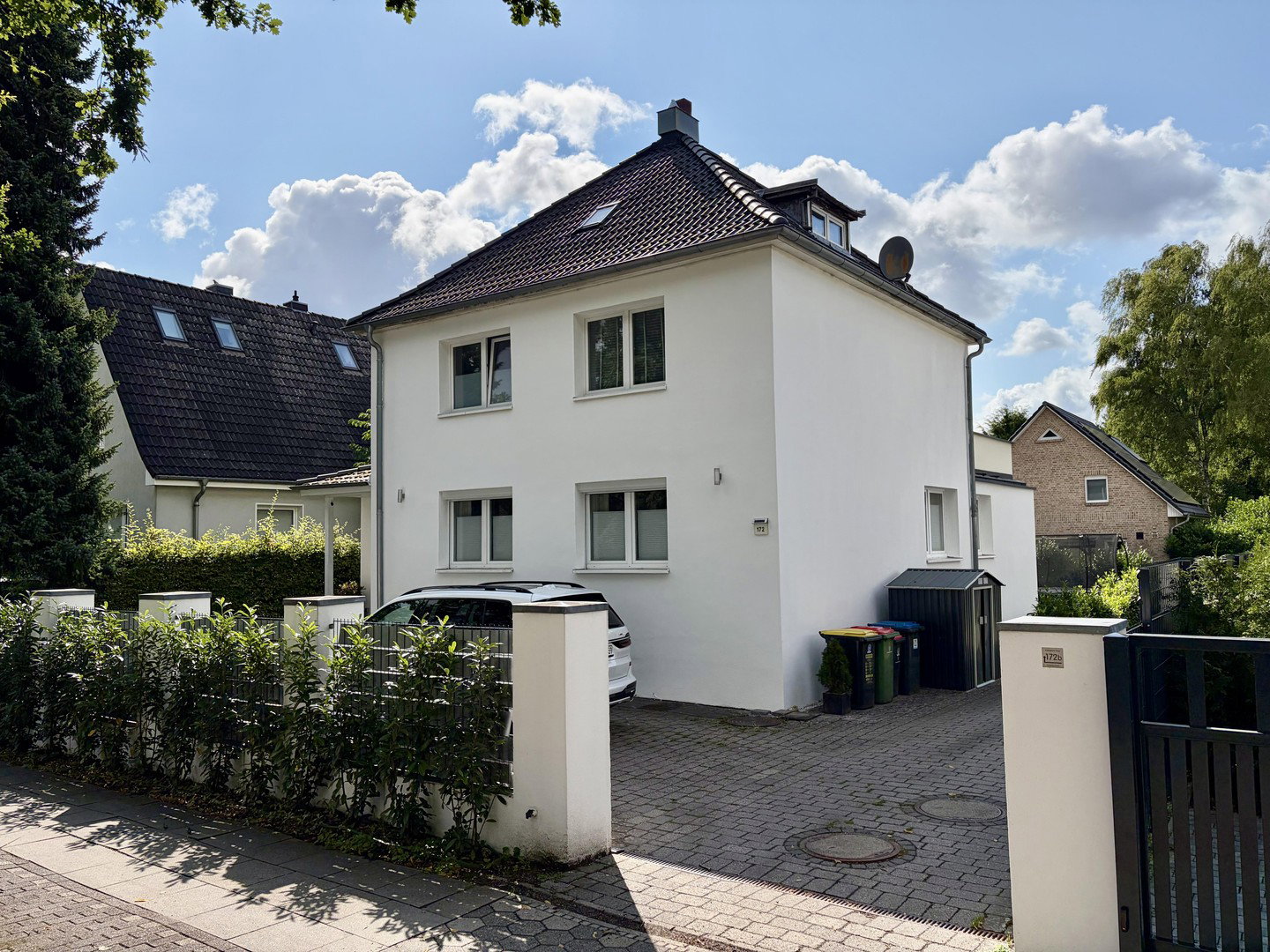 Foto 1 von 12 — Saniertes EFH in Sasel – Garten, viel Platz, Wald-Nähe