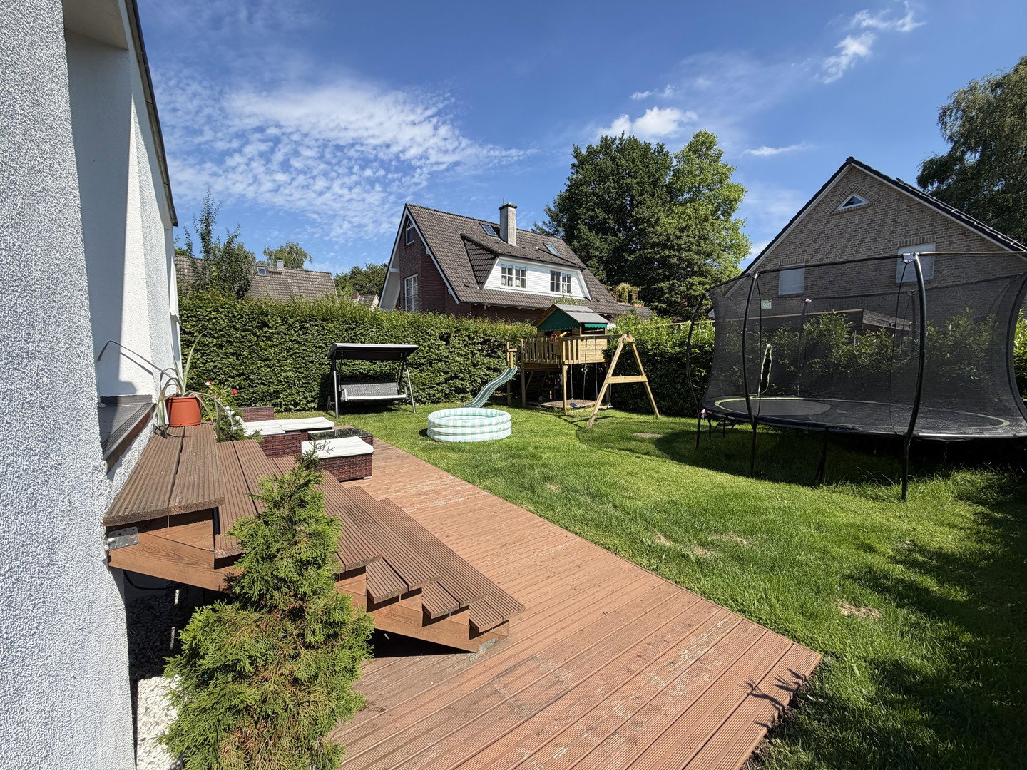 Foto 2 von 12 — Saniertes EFH in Sasel – Garten, viel Platz, Wald-Nähe