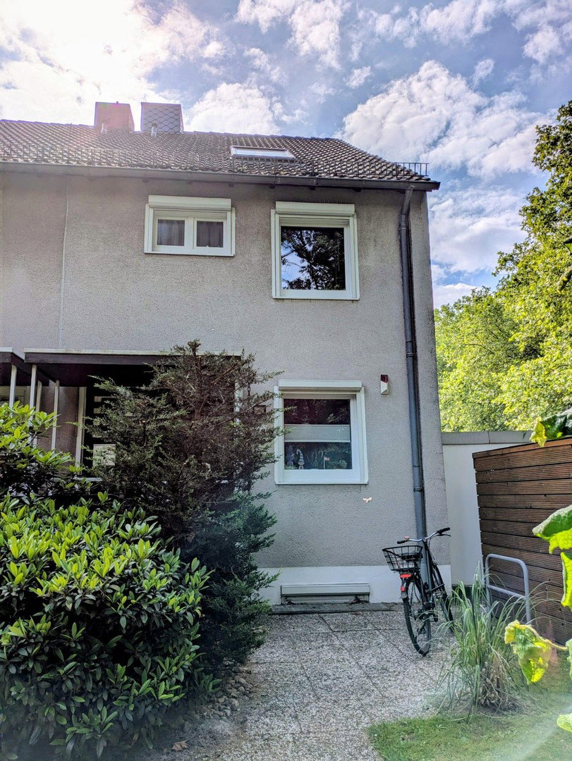 Foto 1 von 12 — Gepflegtes Reihenendhaus in ruhiger Sackgassenlage mit Garage