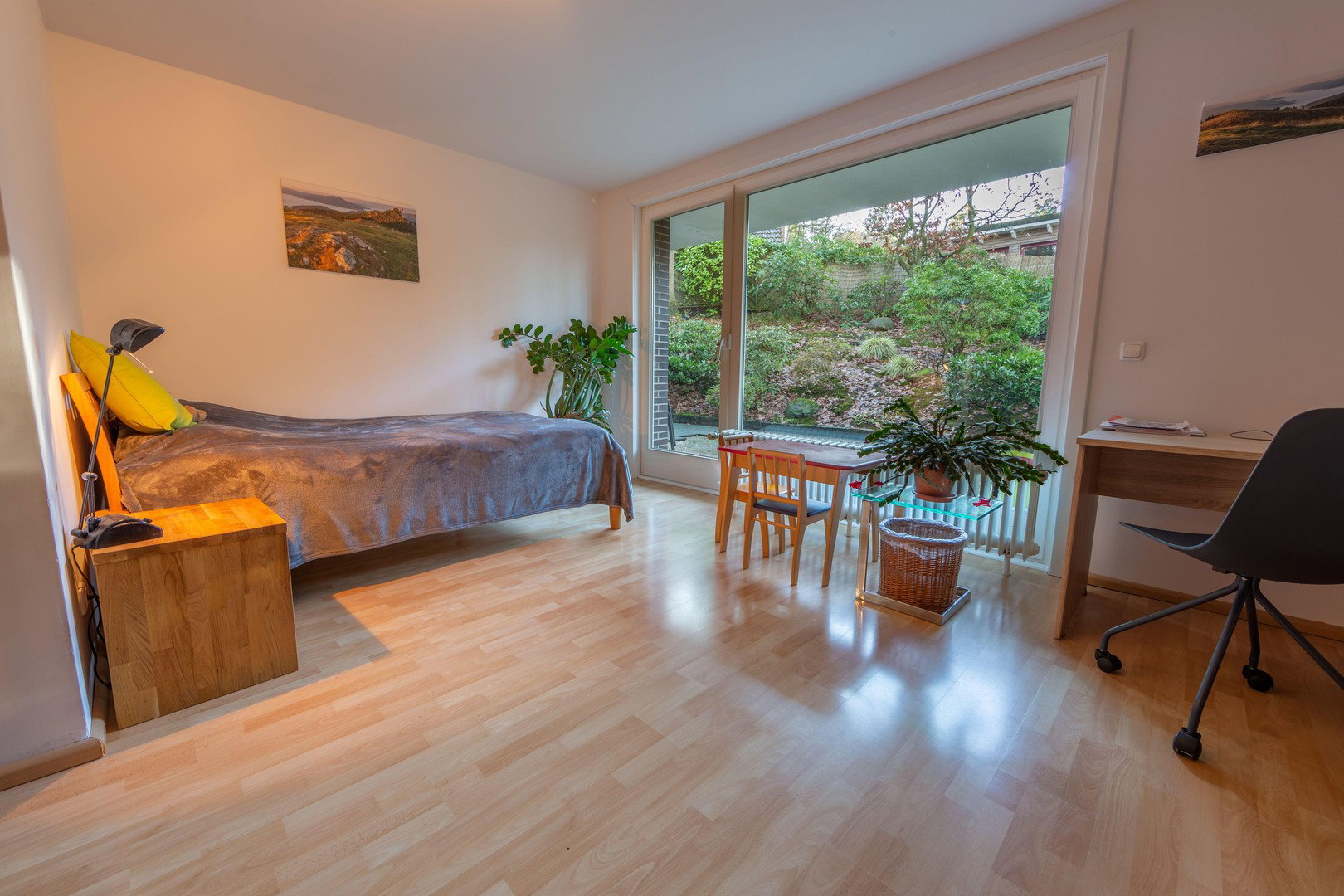 Foto 9 von 12 — Großzügiges Einfamilienhaus in bester Lage mit tollem Garten