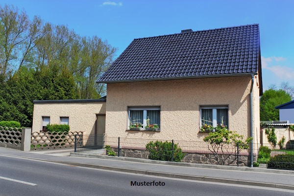 Foto 1 von 1 — Großzügig gestaltetes Einfamilienhaus mit Doppelgarage - einfach zum Wohlfühlen