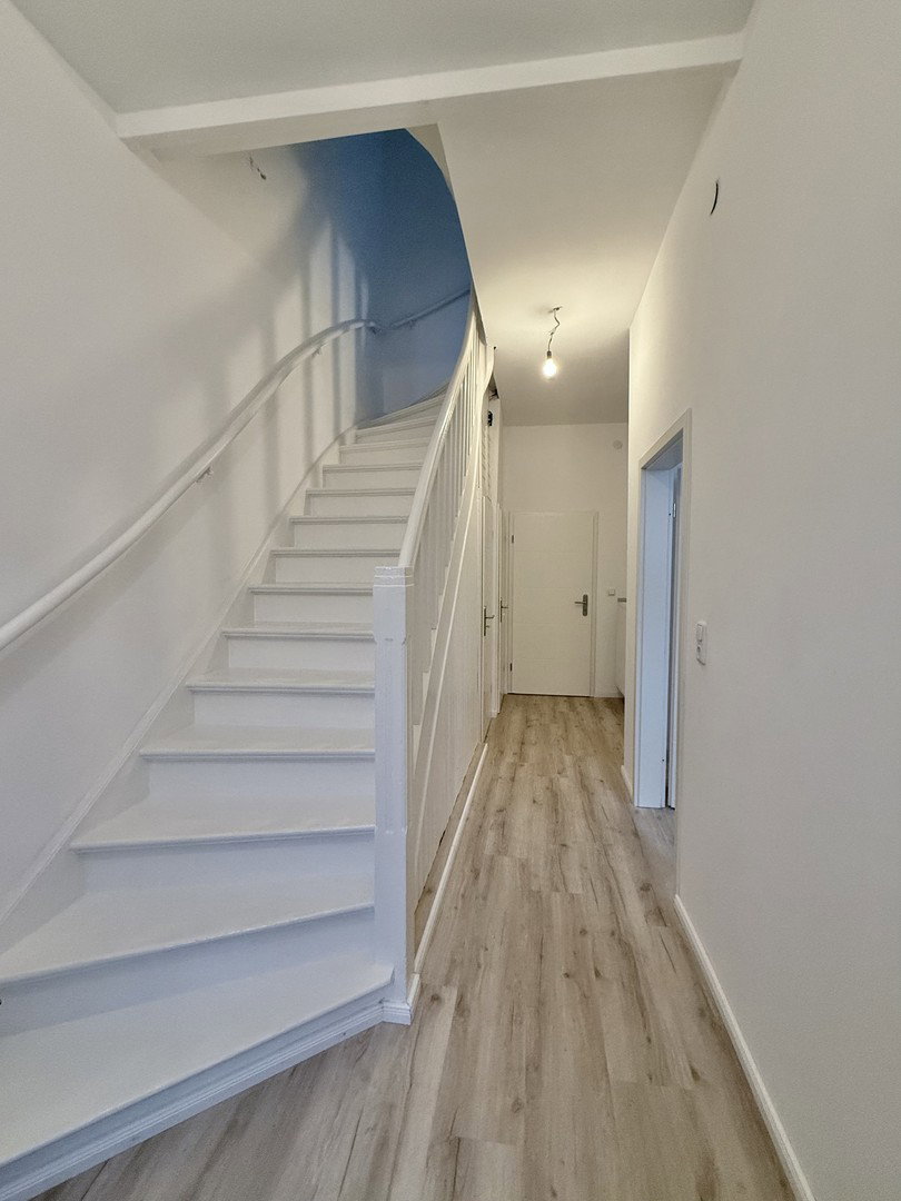 Foto 4 von 12 — Modernisiertes 5-Zimmer-Reihenmittelhaus in Bremen-Hastedt mit Garten, Terrasse & 2 Bädern