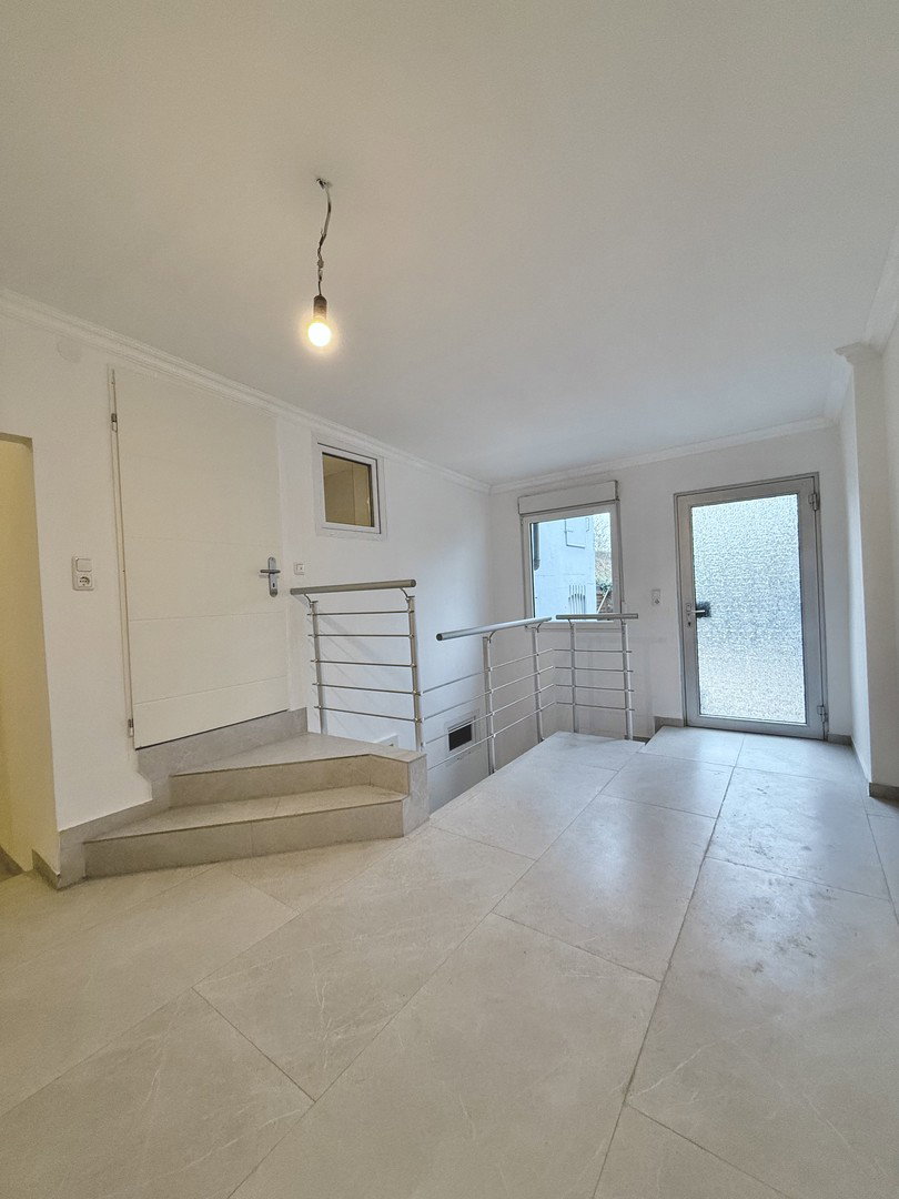 Foto 7 von 12 — Modernisiertes 5-Zimmer-Reihenmittelhaus in Bremen-Hastedt mit Garten, Terrasse & 2 Bädern