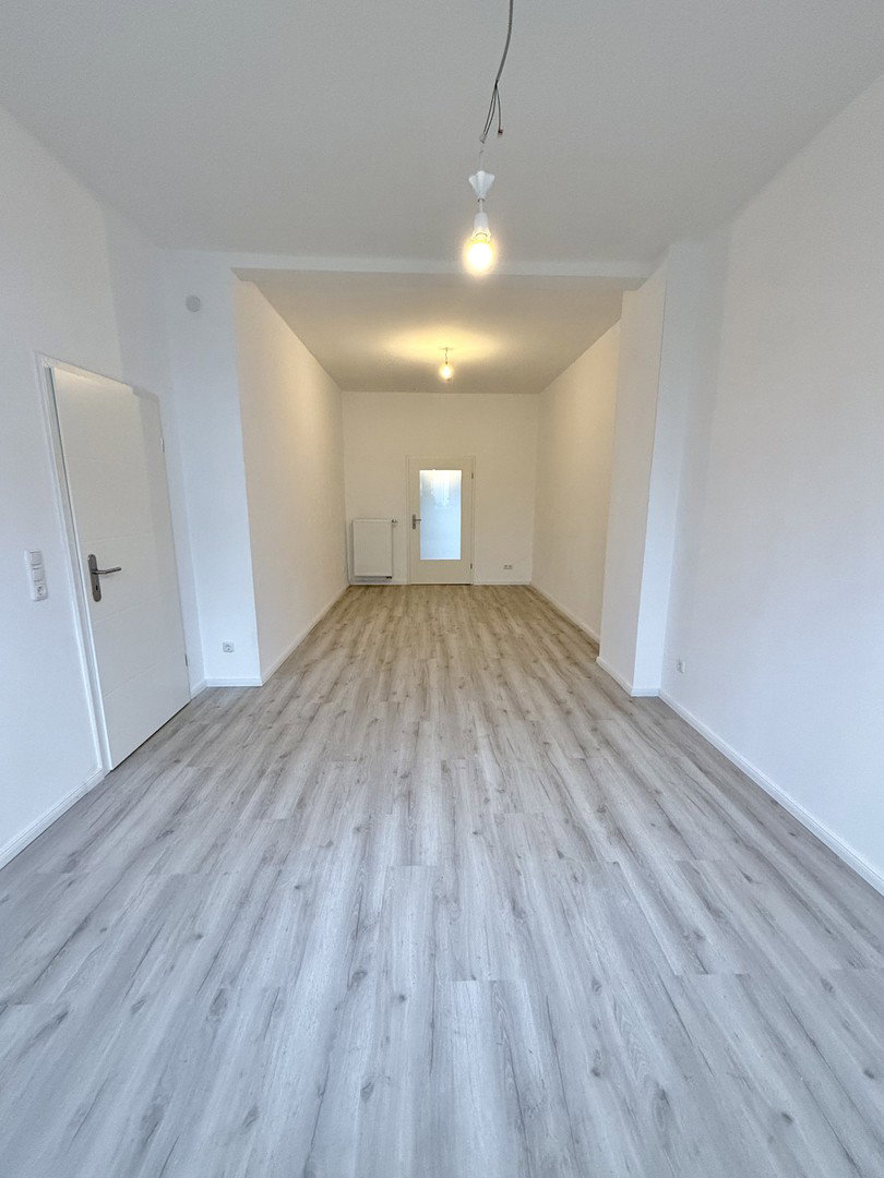 Foto 5 von 12 — Modernisiertes 5-Zimmer-Reihenmittelhaus in Bremen-Hastedt mit Garten, Terrasse & 2 Bädern