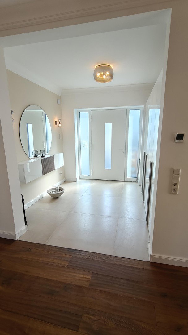 Foto 3 von 12 — Luxuriöser Bungalow direkt an der Landesgrenze zu Schwanewede ** 719.000 VB oder Preisvorschlag**