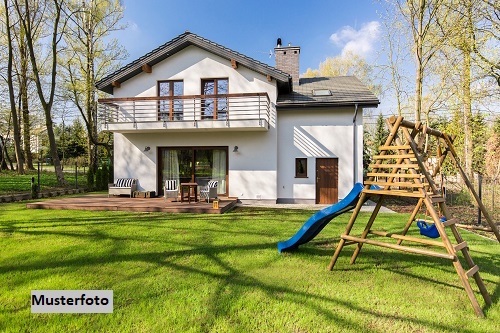 Foto 1 von 1 — Großzügig gestaltetes Einfamilienhaus mit Doppelgarage - einfach zum Wohlfühlen