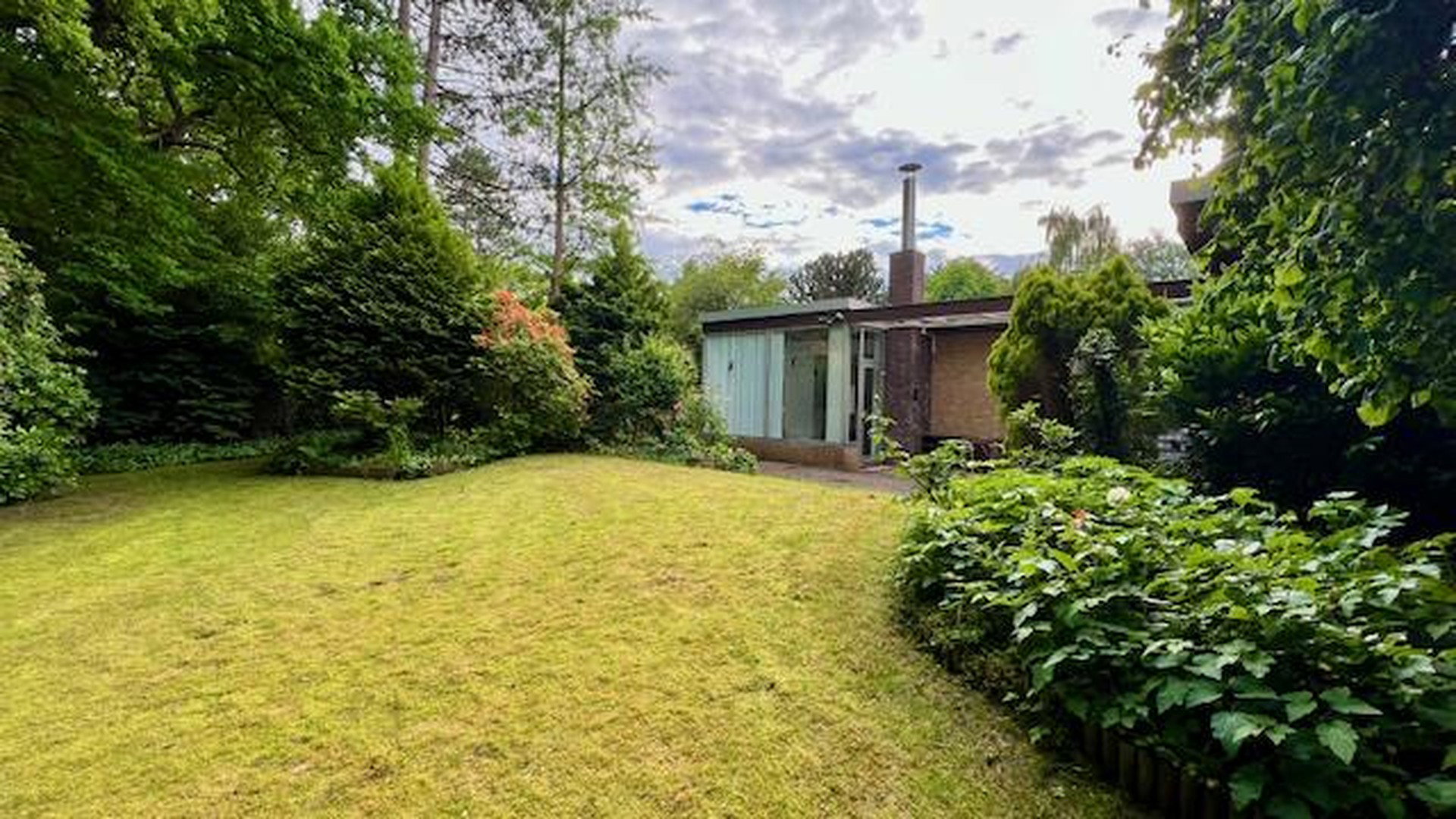 Foto 12 von 12 — Rissen - Bungalow mit Entwicklungspotential **courtagefrei**