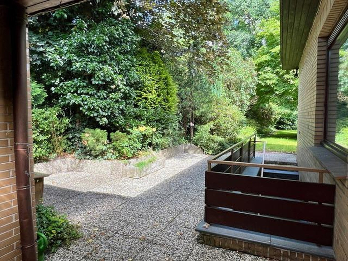 Foto 10 von 12 — Rissen - Bungalow mit Entwicklungspotential **courtagefrei**
