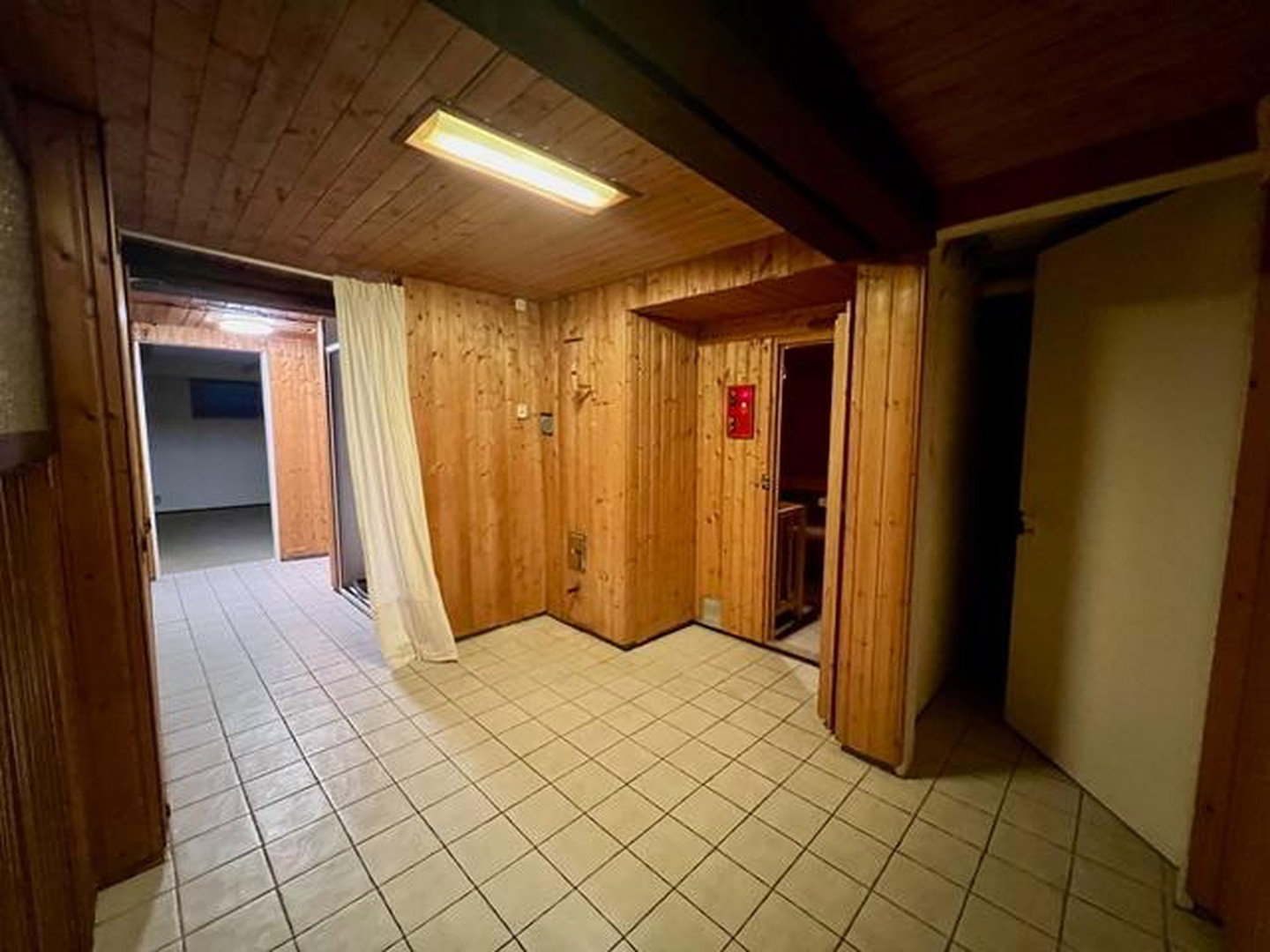 Foto 9 von 12 — Rissen - Bungalow mit Entwicklungspotential **courtagefrei**