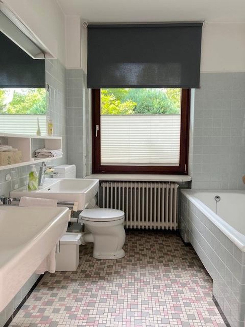 Foto 8 von 12 — Rissen - Bungalow mit Entwicklungspotential **courtagefrei**