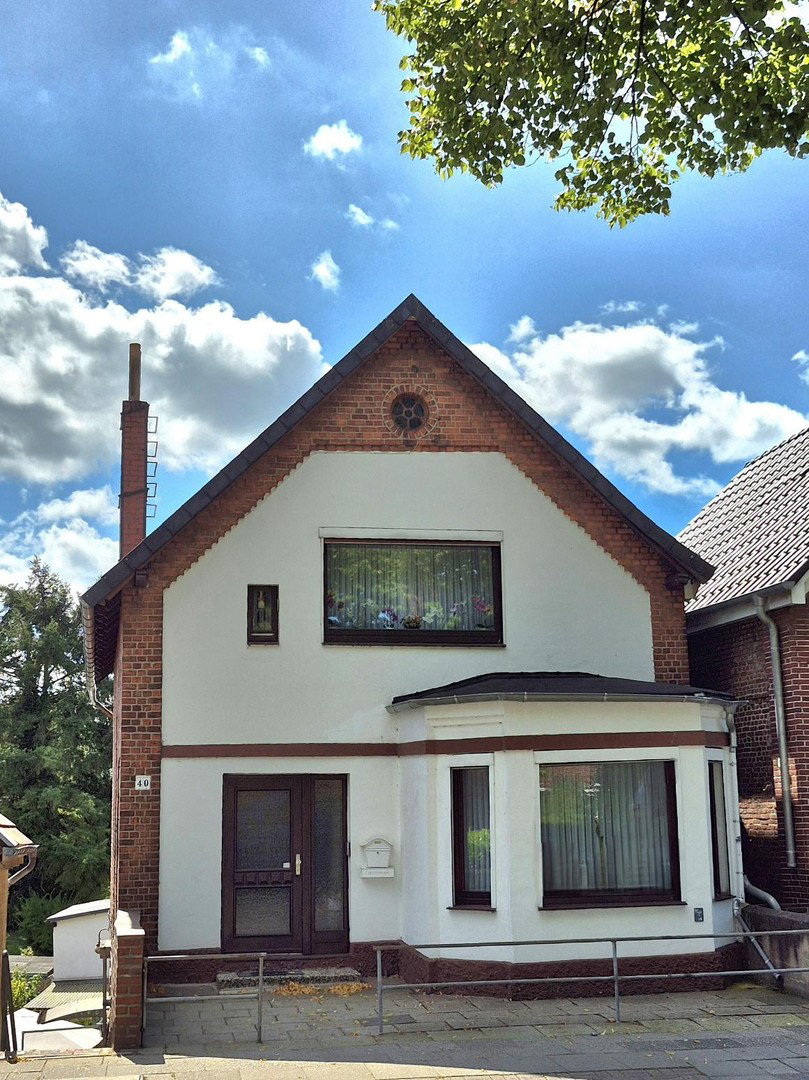 Foto 1 von 12 — Finkenwerder Einfamilienhaus mit Einliegerwohnung