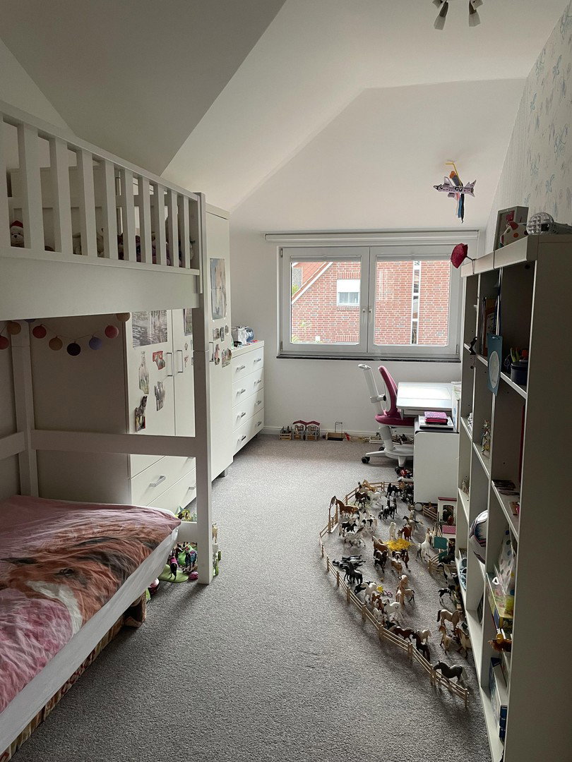 Foto 11 von 11 — Familienfreundliche DHH in ruhiger Lage von Hamburg-Sasel *Provisionsfrei*