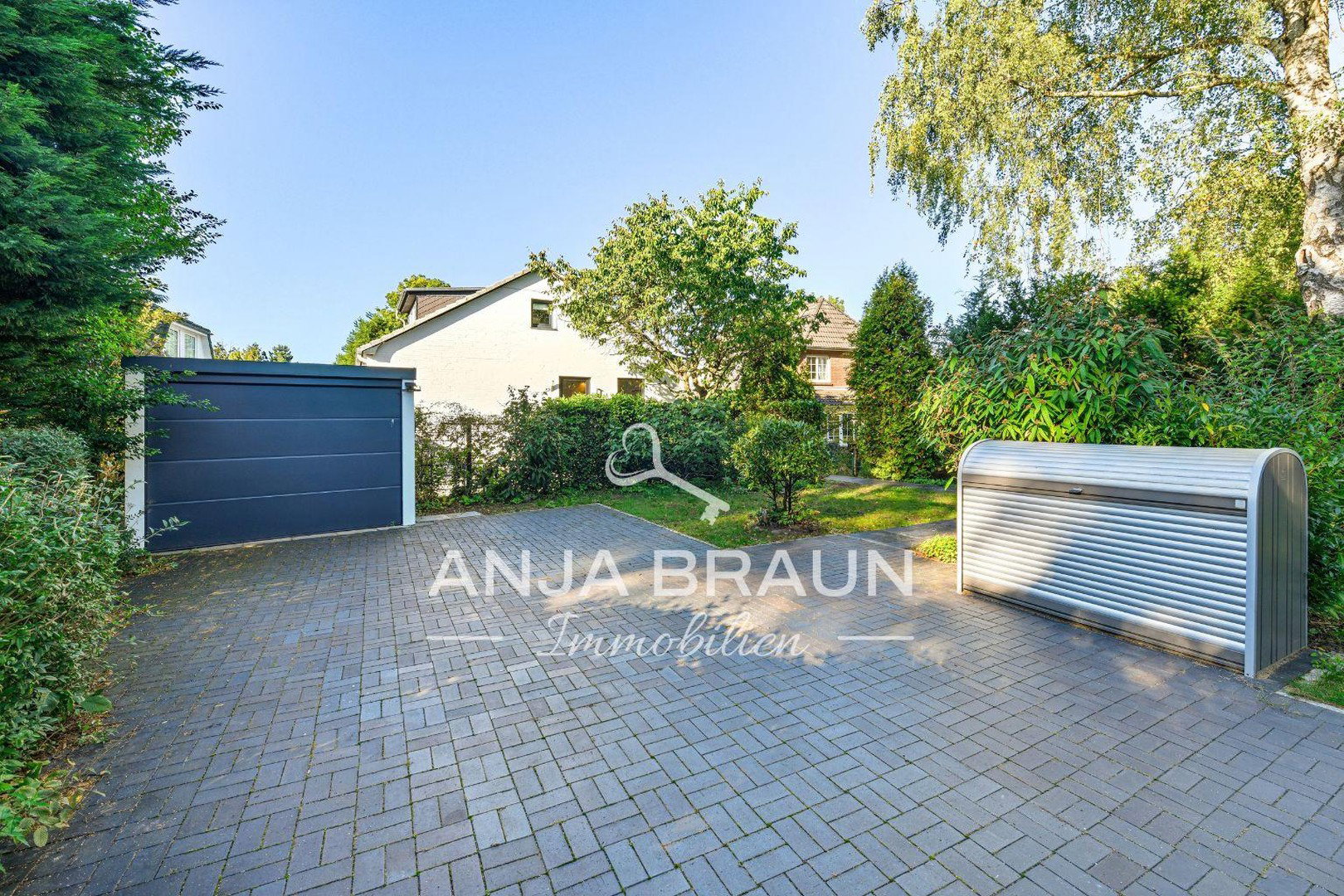Foto 2 von 12 — Freistehend in Schnelsen | ca. 247 m² Wohn- u. Nutzfläche