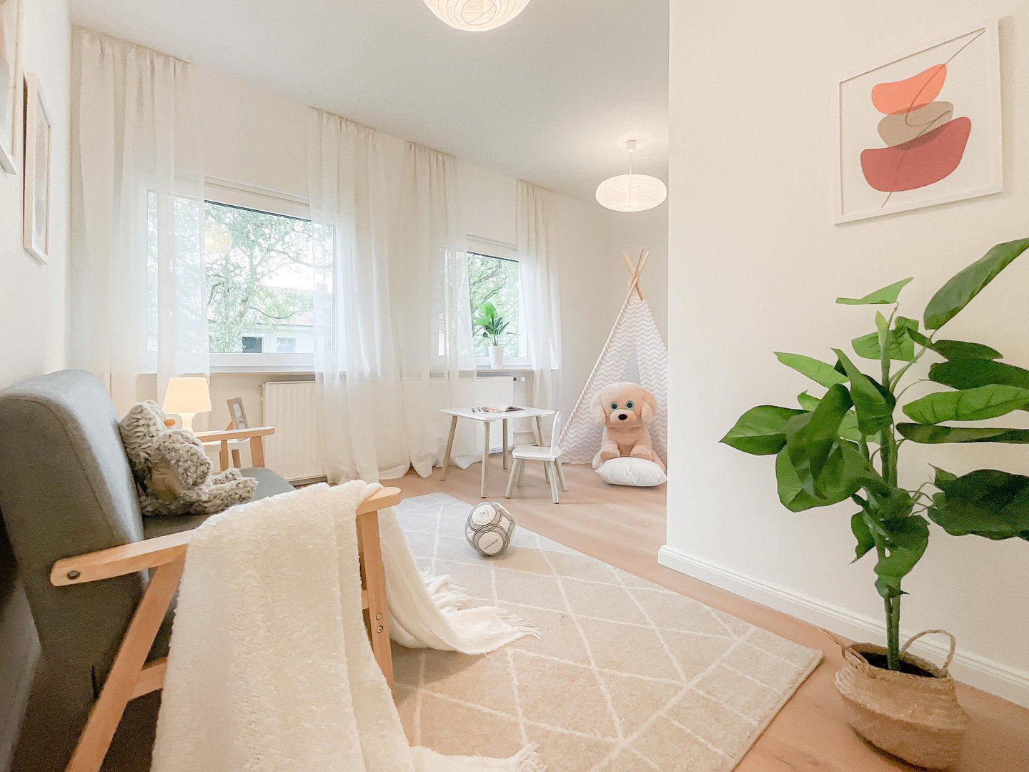 Foto 6 von 9 — Drei Ebenen, viel Freiraum – renoviertes Reihenmittelhaus mit Garten - sofort bezugsfrei