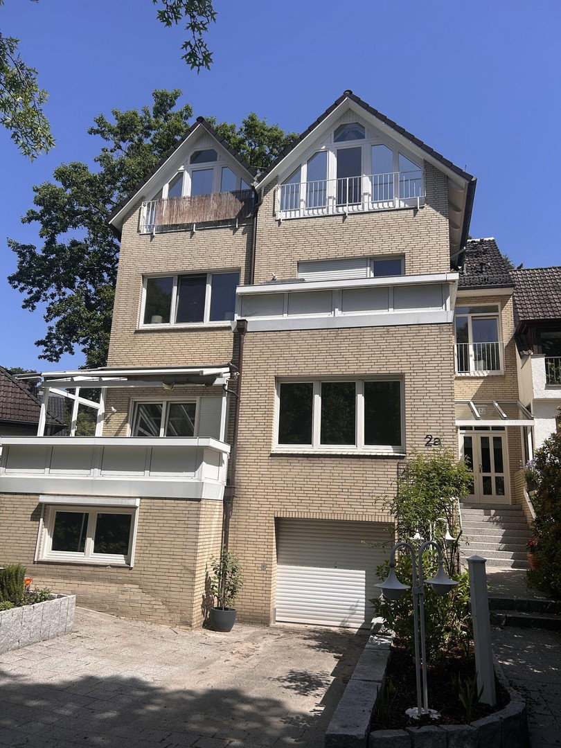 Foto 1 von 12 — 3 Familienhaus in Marienthal mit freier Eigentümerwohnung