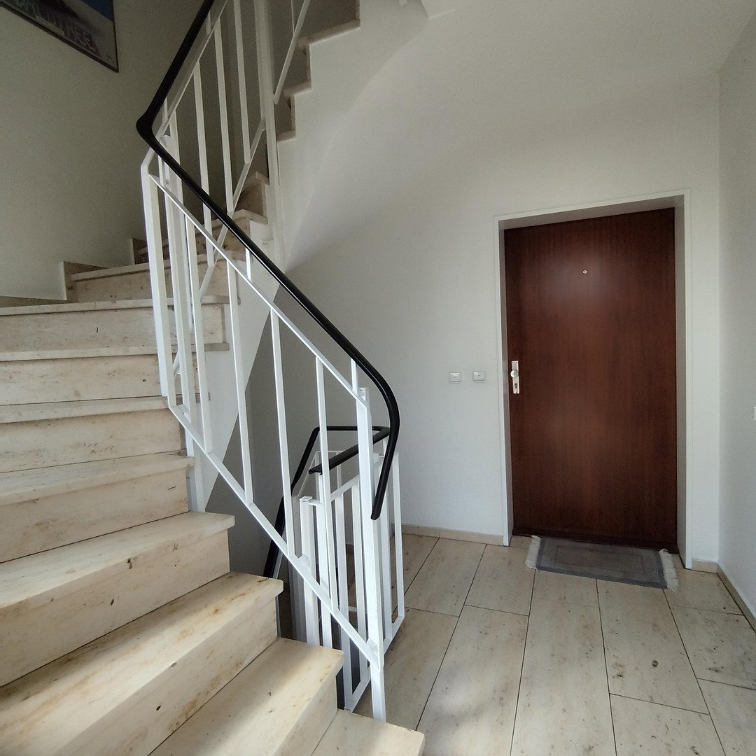 Foto 5 von 12 — Geräumiges Wohnhaus für mehrere Generationen – inklusive Tiefgarage