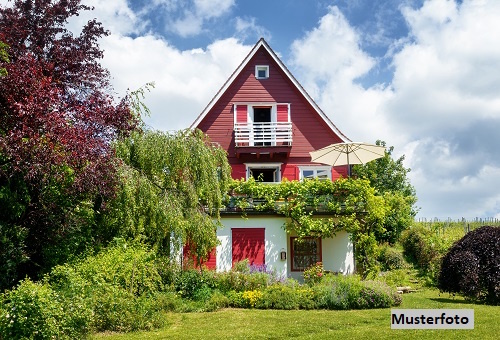 Foto 1 von 1 — Freistehendes Einfamilienhaus mit Anbau und Schuppen - provisionsfrei