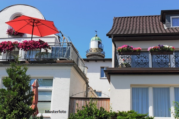 Foto 1 von 1 — Hier fehlt noch der letzte Schliff! Mehrfamilienhaus mit 6 Wohnungen