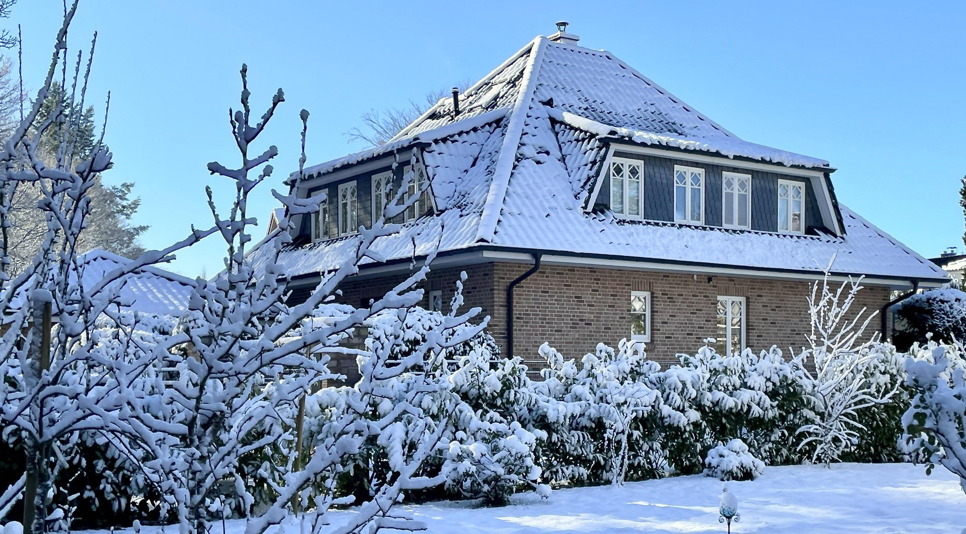 Foto 2 von 12 — OHNE MAKLER: Stilvolles, top gepflegtes Einfamilienhaus in Lemsahl-Mellingstedt
