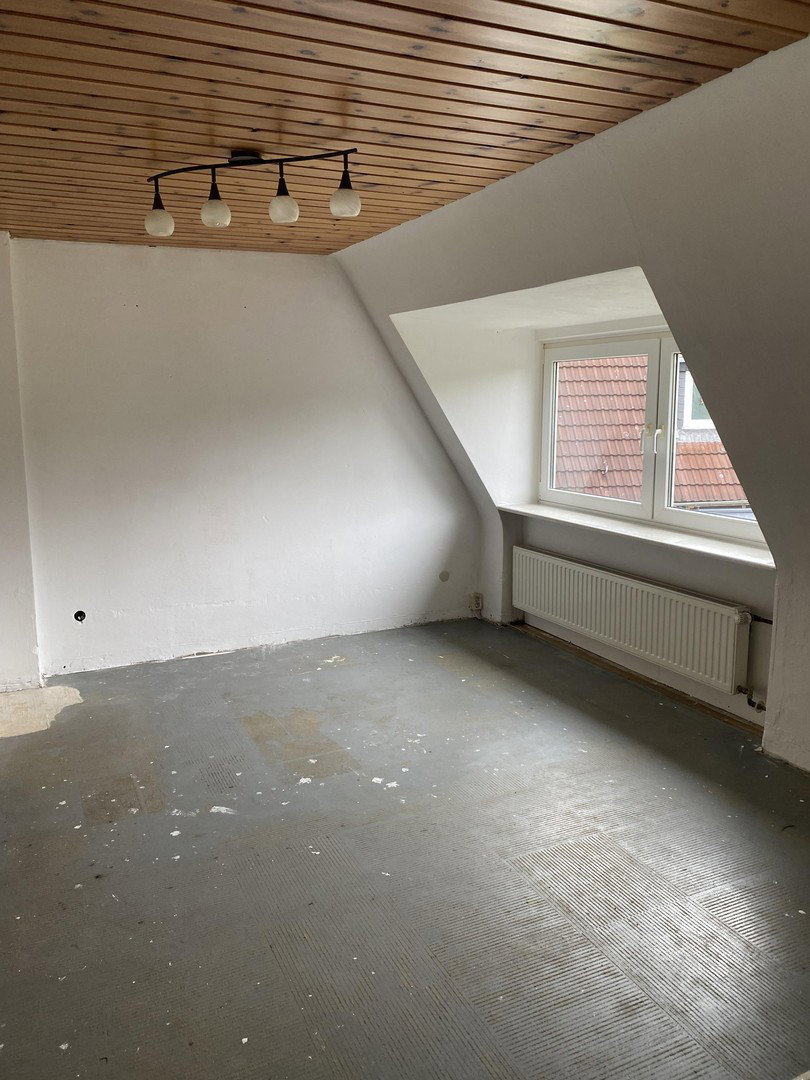 Foto 12 von 12 — Freie Charmante Doppelhaushälfte mit großem Garten – Ideal für Familien oder Mehrgenerationenwohnen
