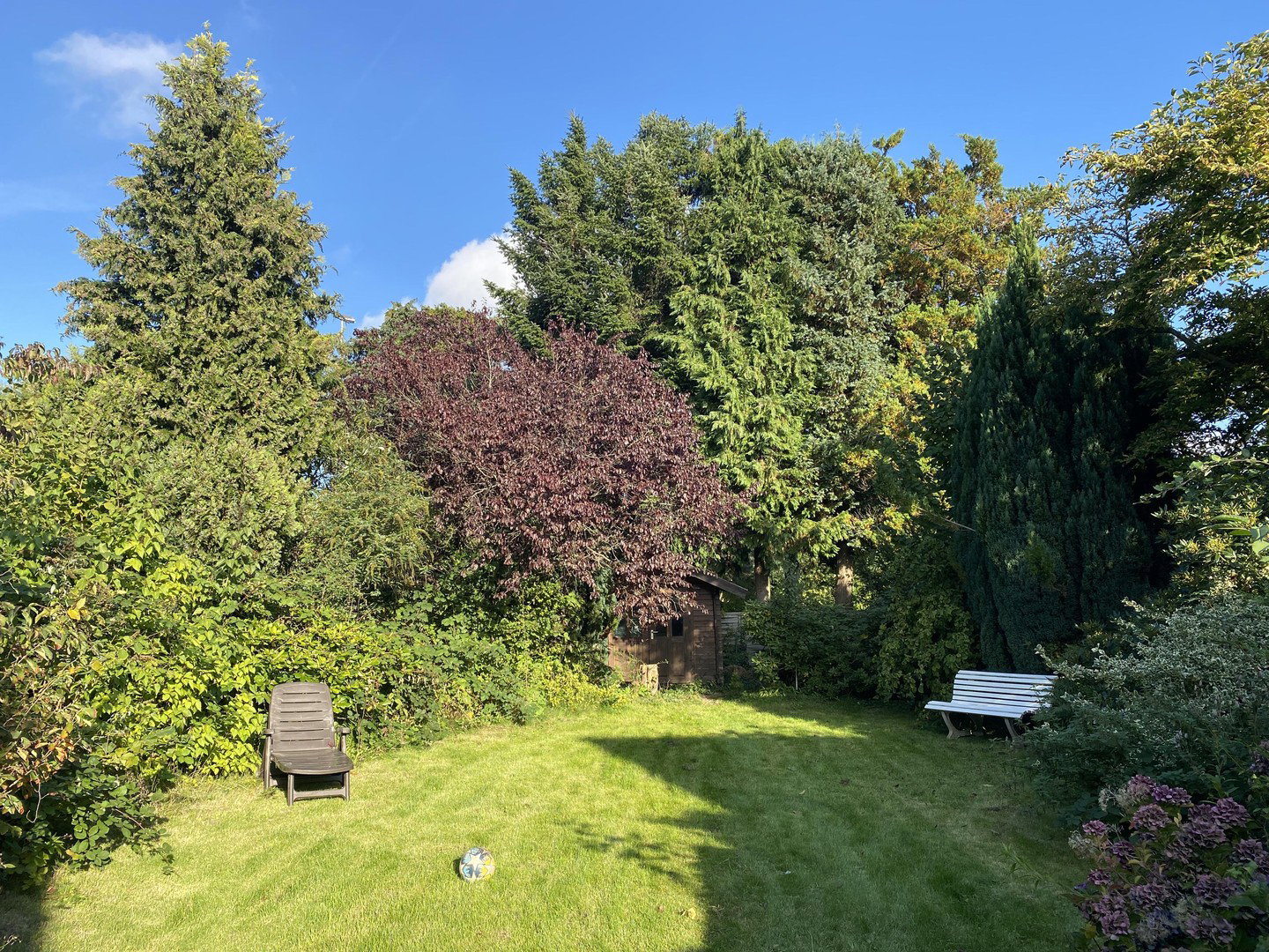 Foto 2 von 12 — Freie Charmante Doppelhaushälfte mit großem Garten – Ideal für Familien oder Mehrgenerationenwohnen