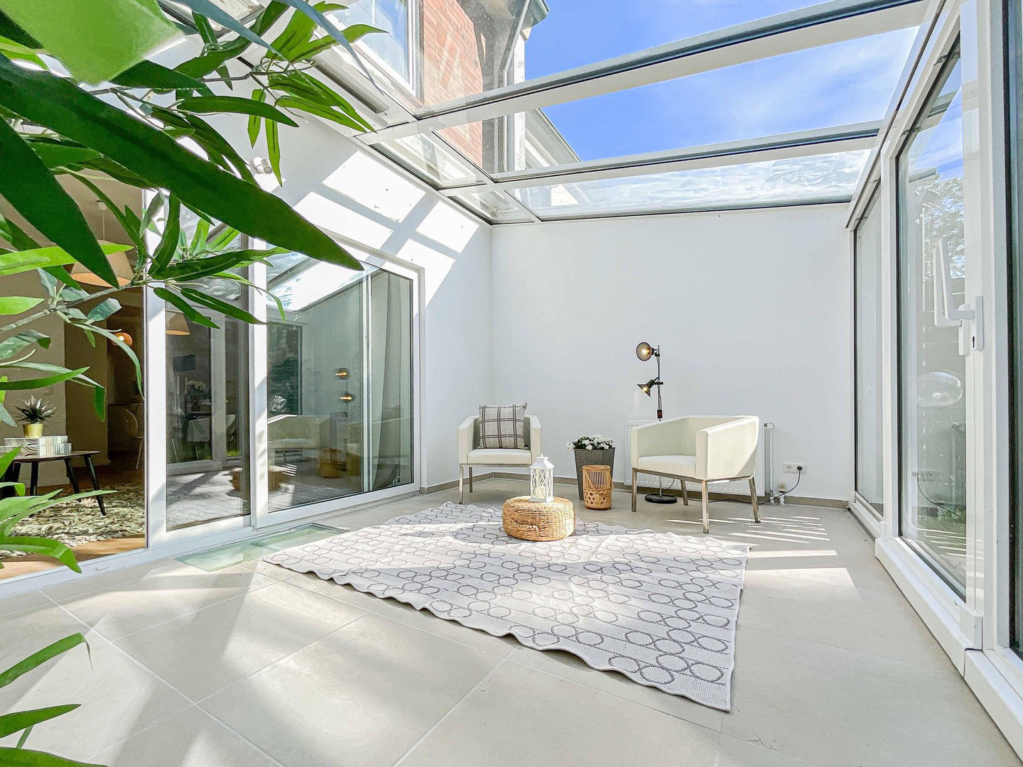 Foto 4 von 10 — Viel Platz fürs Familienleben – saniertes Reihenhaus mit Wintergarten, sofort bezugsfrei