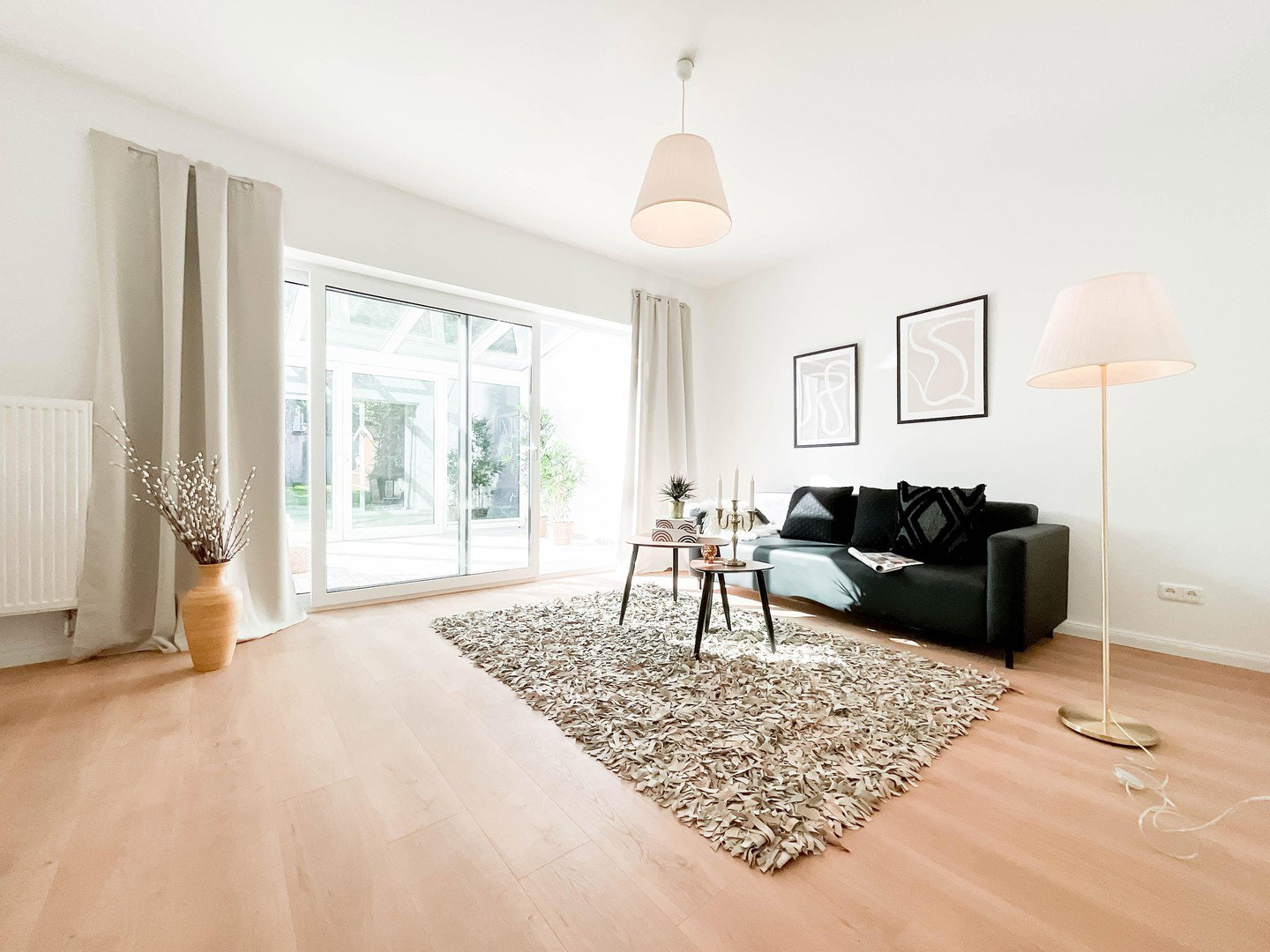 Foto 2 von 10 — Viel Platz fürs Familienleben – saniertes Reihenhaus mit Wintergarten, sofort bezugsfrei