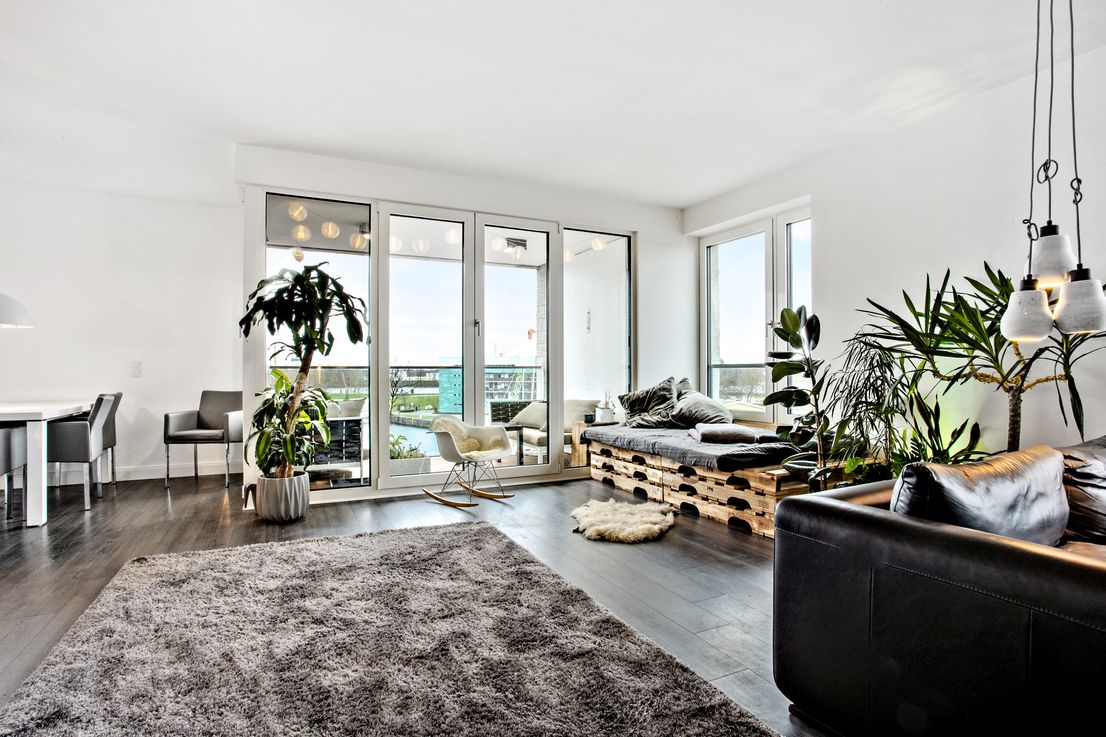 Foto 1 von 9 — Hochwertig möblierte Neubau-Wohnung mit Wasserblick