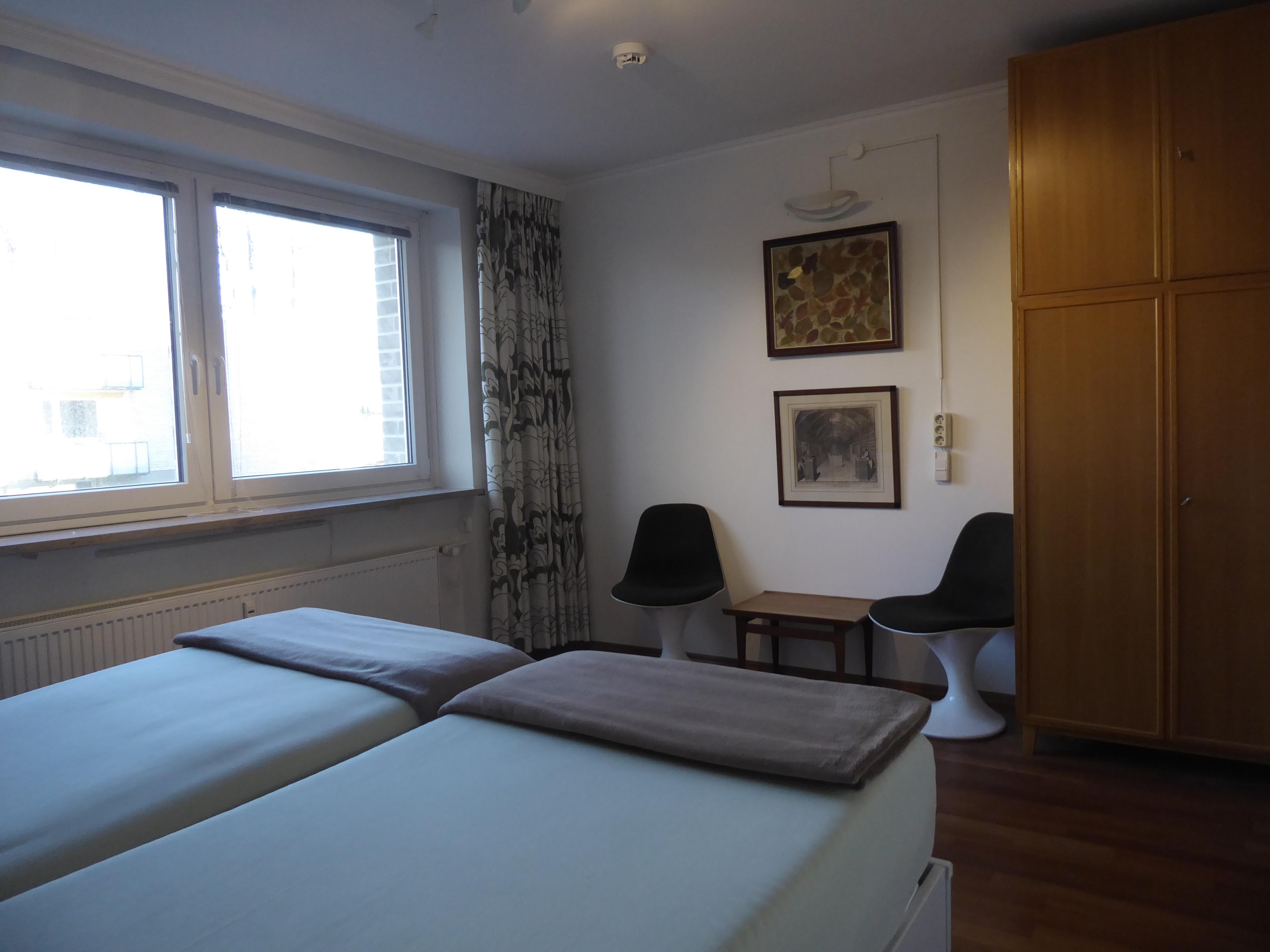 Foto 9 von 12 — Im Grünen,Top-Austattung,courtagefrei! inkl.Tiefgaragenstellplatz, 2024 energetisch saniert!