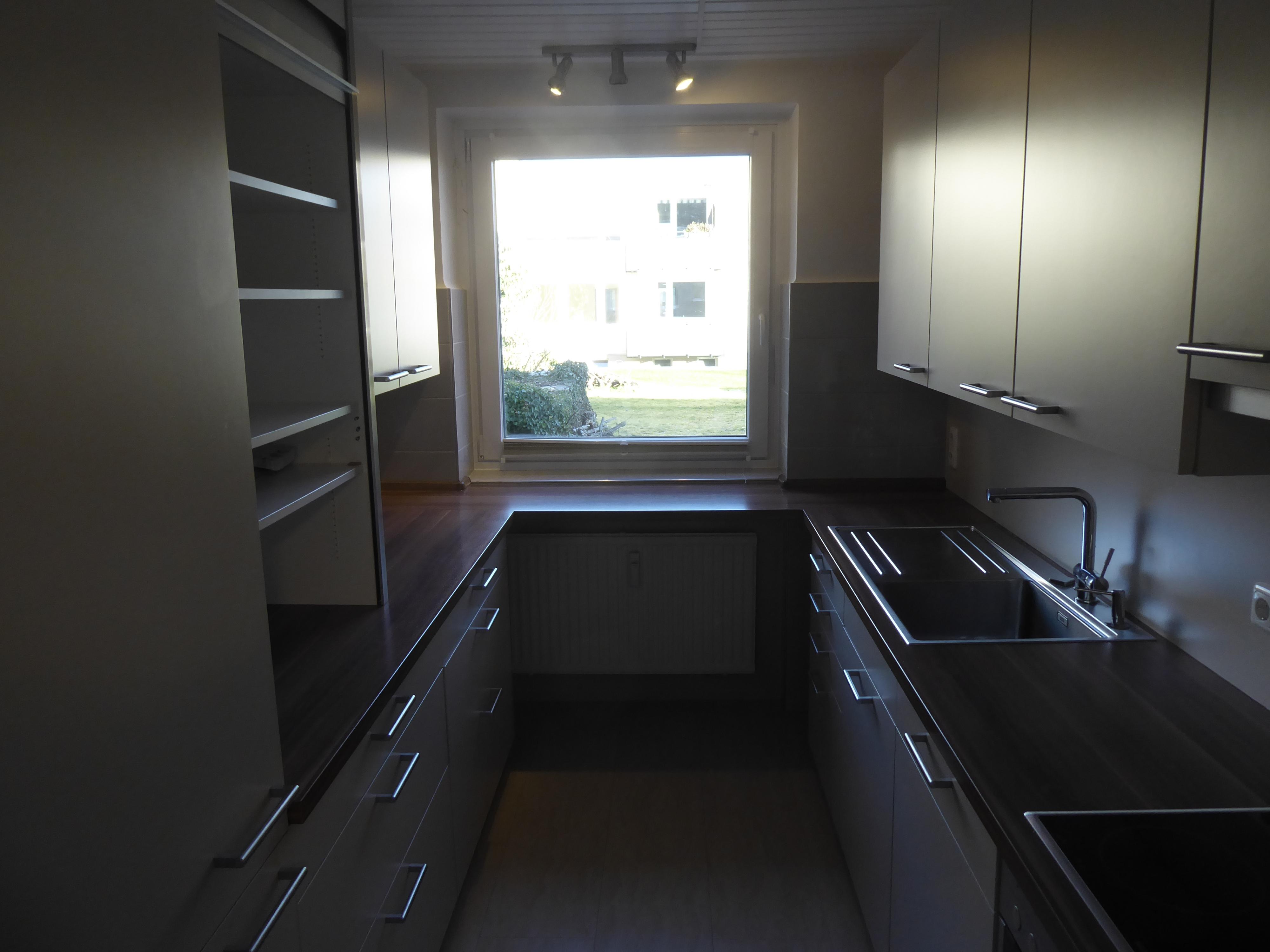 Foto 11 von 12 — Im Grünen,Top-Austattung,courtagefrei! inkl.Tiefgaragenstellplatz, 2024 energetisch saniert!