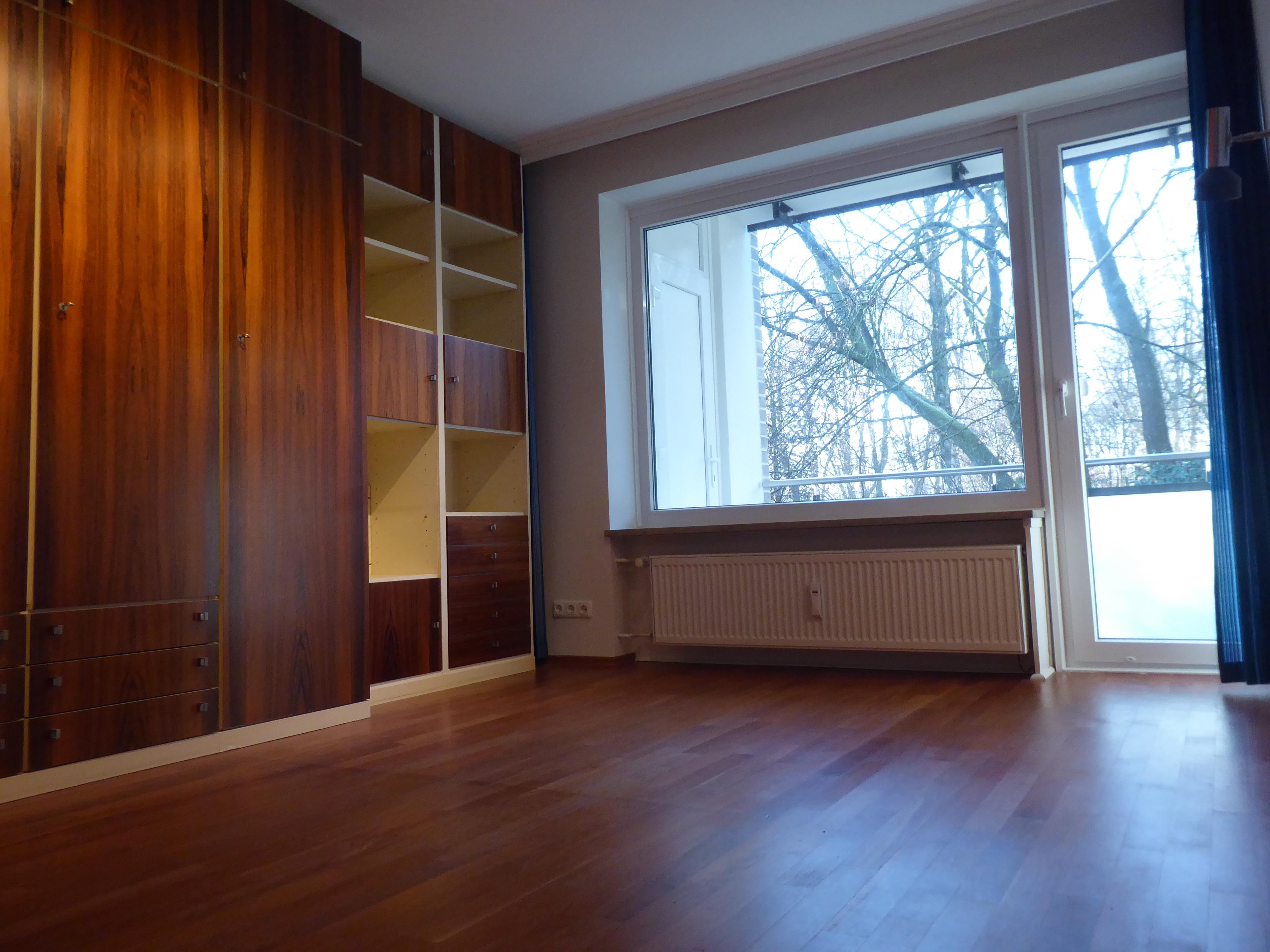 Foto 6 von 12 — Im Grünen,Top-Austattung,courtagefrei! inkl.Tiefgaragenstellplatz, 2024 energetisch saniert!