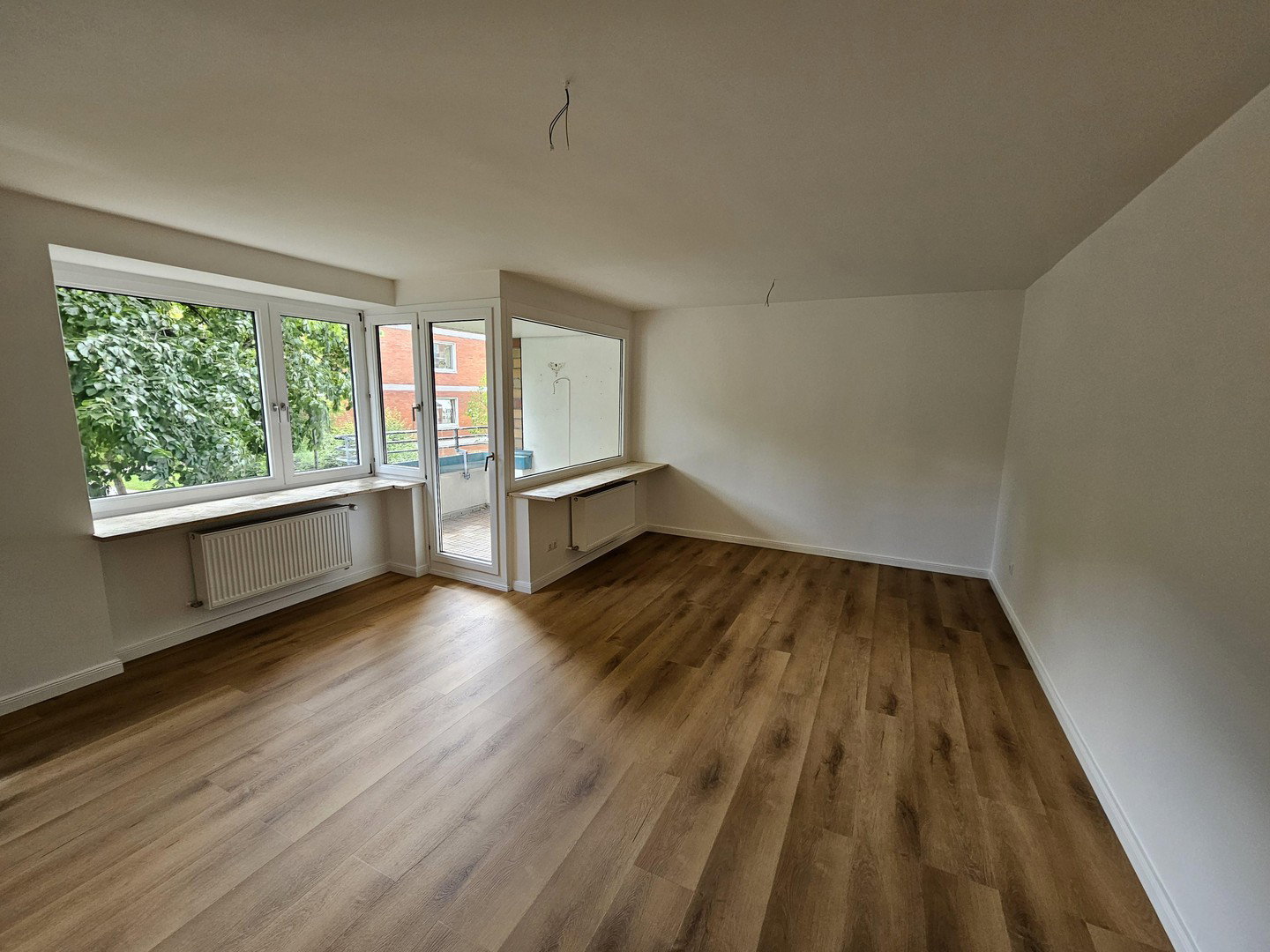 Foto 11 von 12 — Frisch saniert! 2,5-Zi.-Wohnung mit Südloggia & TG provisionsfrei, Sasel