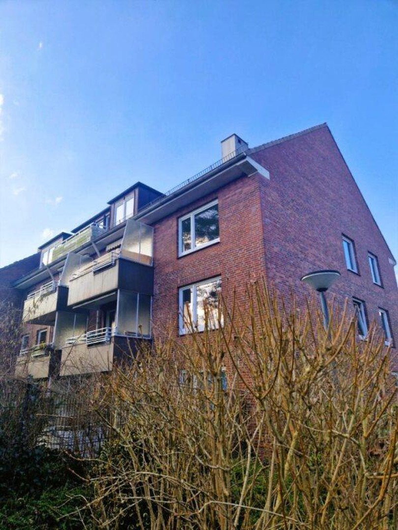 Foto 1 von 12 — Attraktive 4 Zi.-Wohnung im schönen Rahlstedt